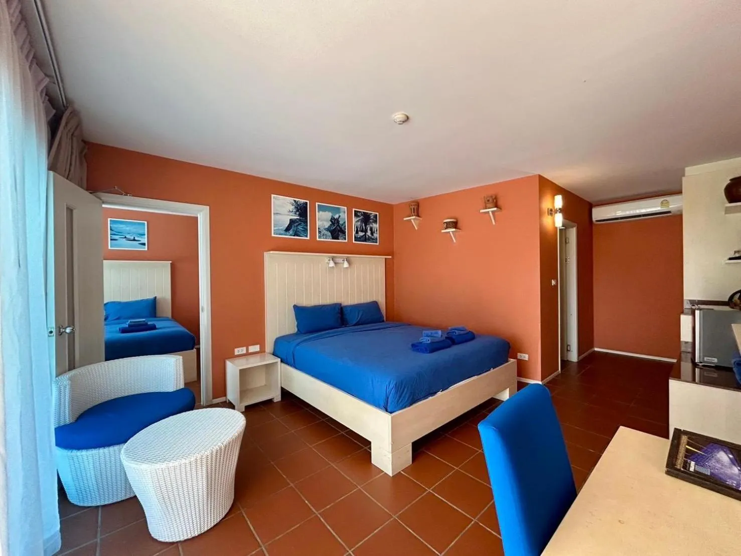 Bedroom, Bed in GrandBlue Resort & Beachclub