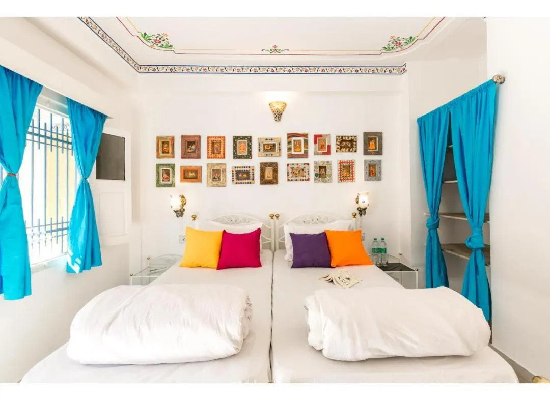 Bed in goSTOPS Udaipur