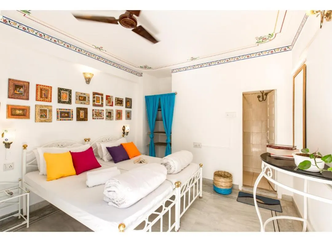 Bed in goSTOPS Udaipur