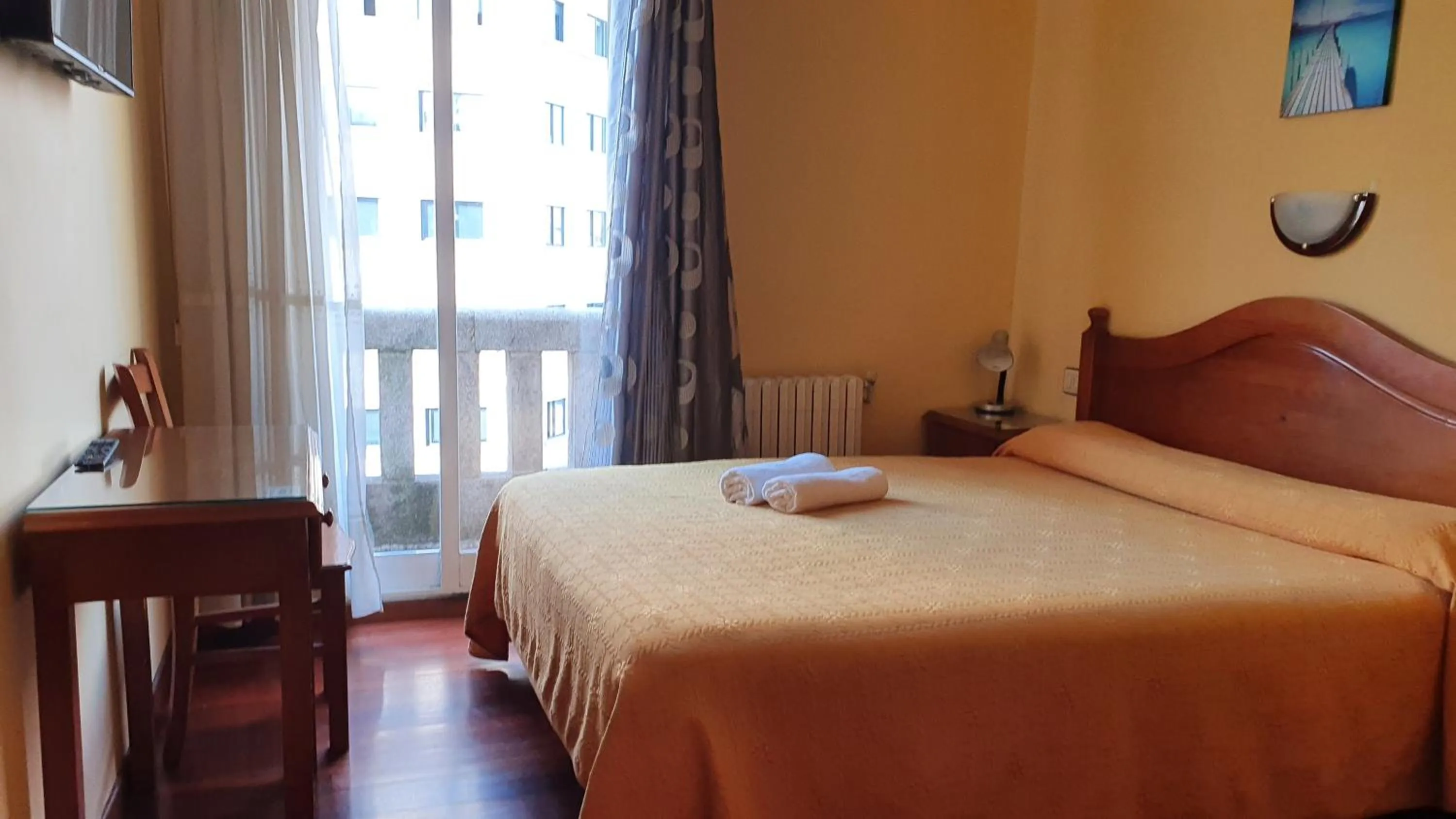 Spring, Bed in Pensión Residencia Buenos Aires