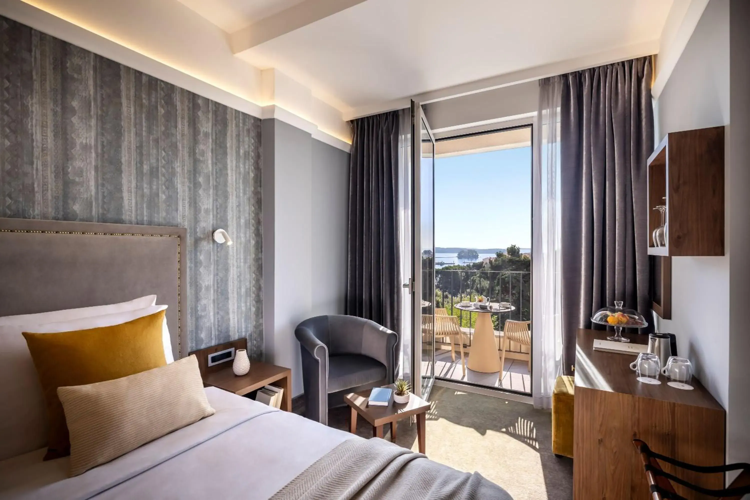 Balcony/Terrace, Bed in Imperial Heritage Hotel, Valamar Collection Balcony/Terrace, Bed in Imperial Heritage Hotel, Valamar Collection