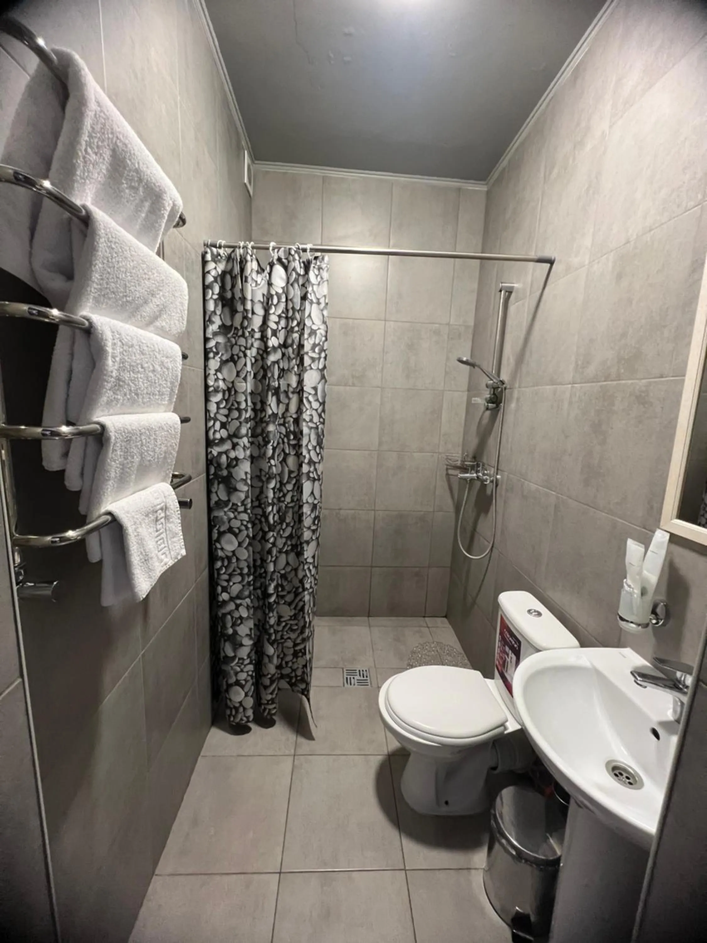 Shower in Maximus hotel