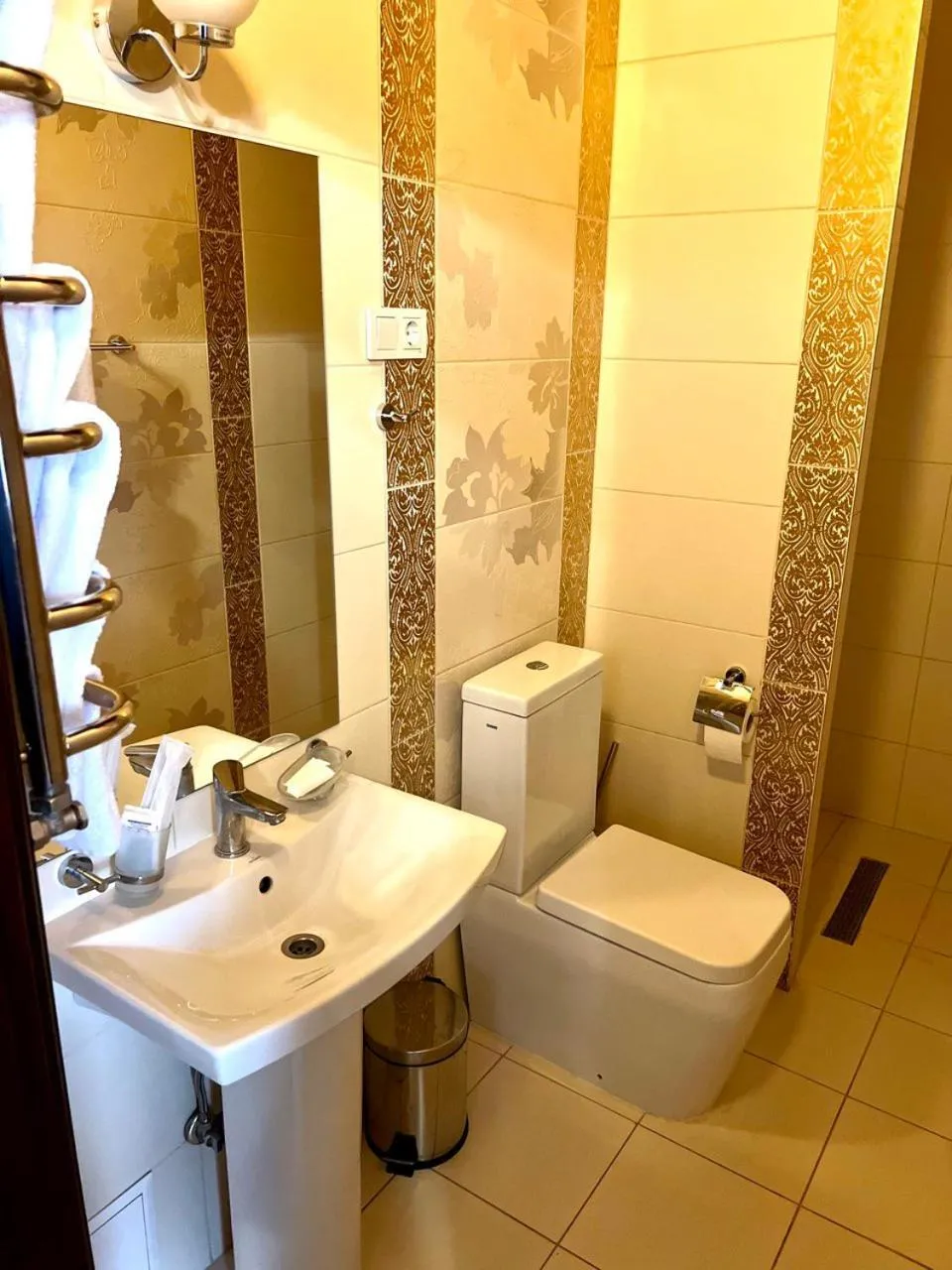 Bathroom in Maximus hotel