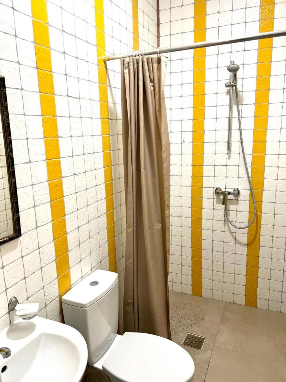 Shower in Maximus hotel