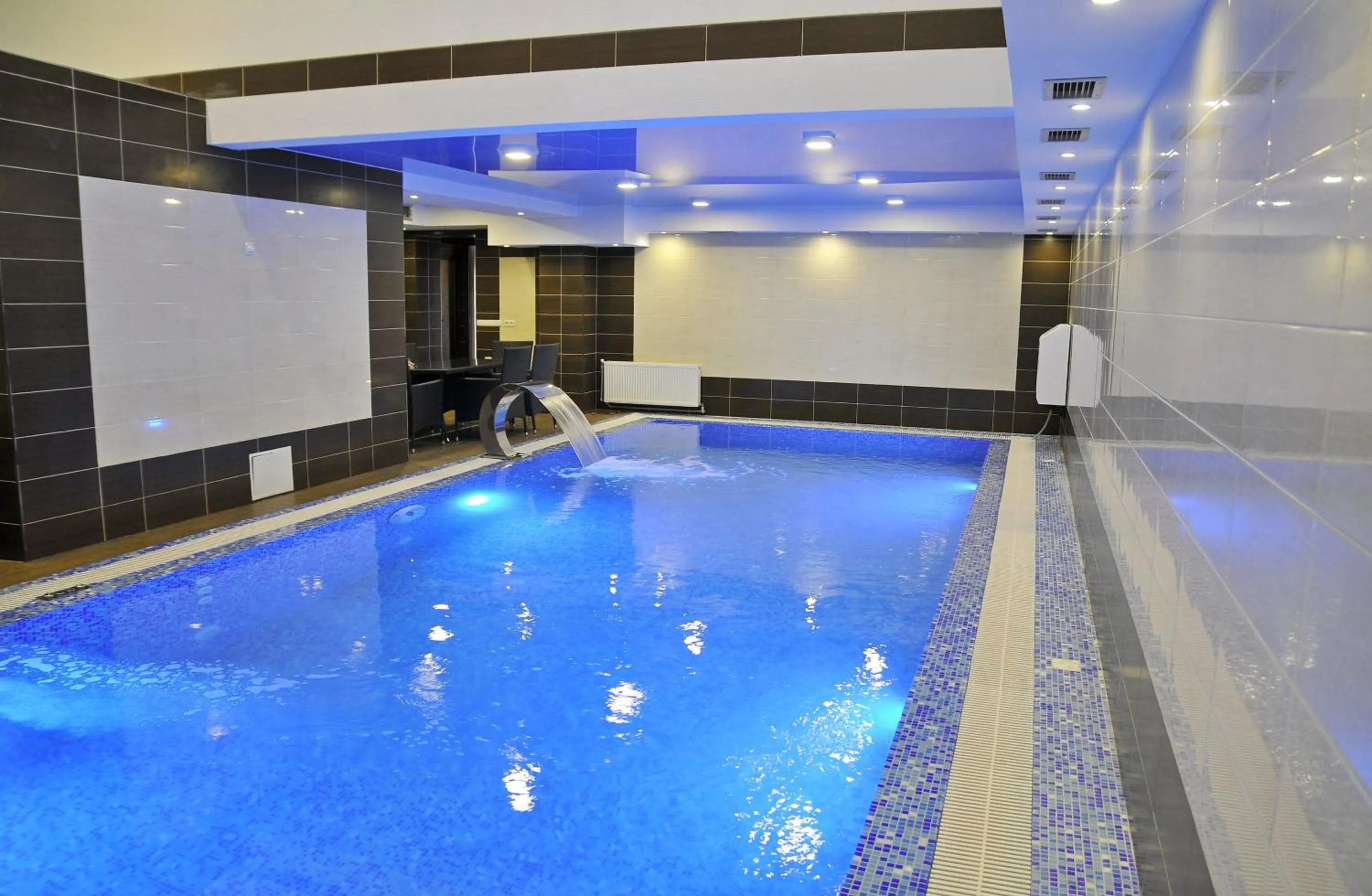 Swimming pool in Maximus hotel