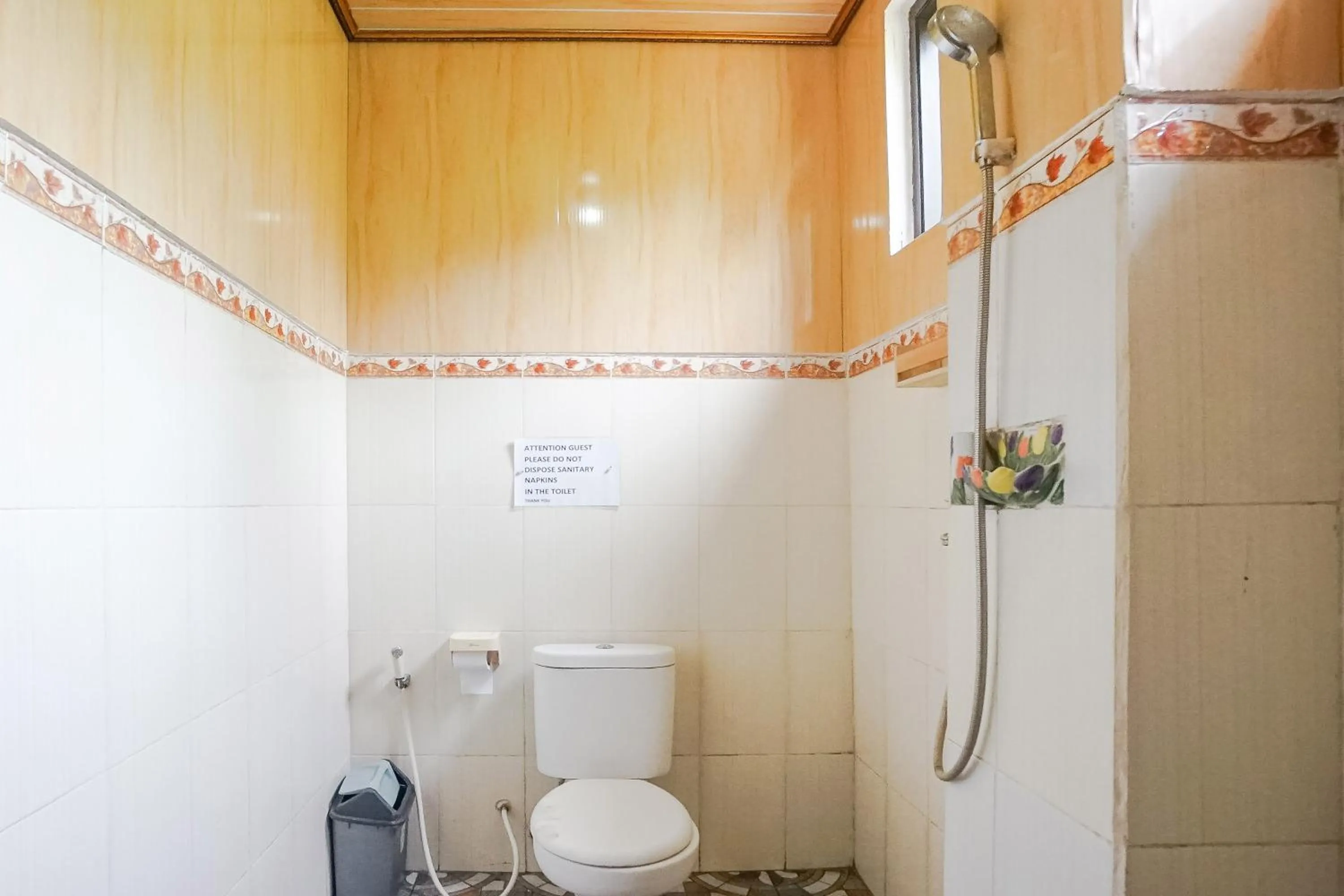 Shower in Green View Ubud Hostel Bali