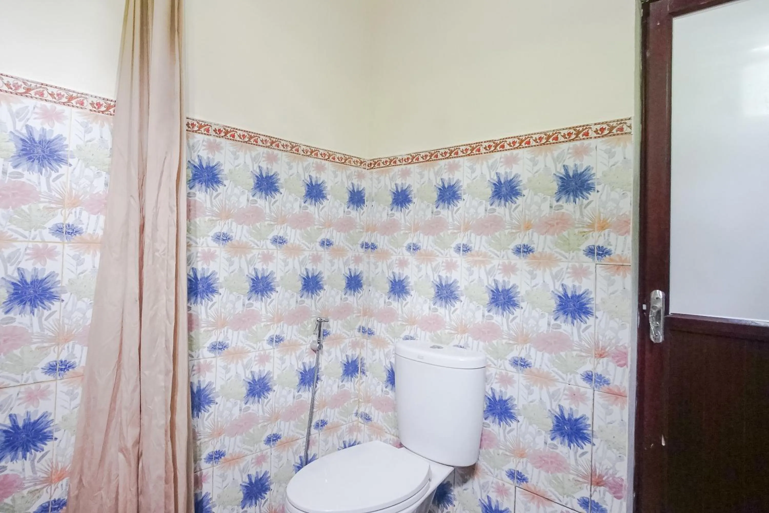 Bathroom in Green View Ubud Hostel Bali