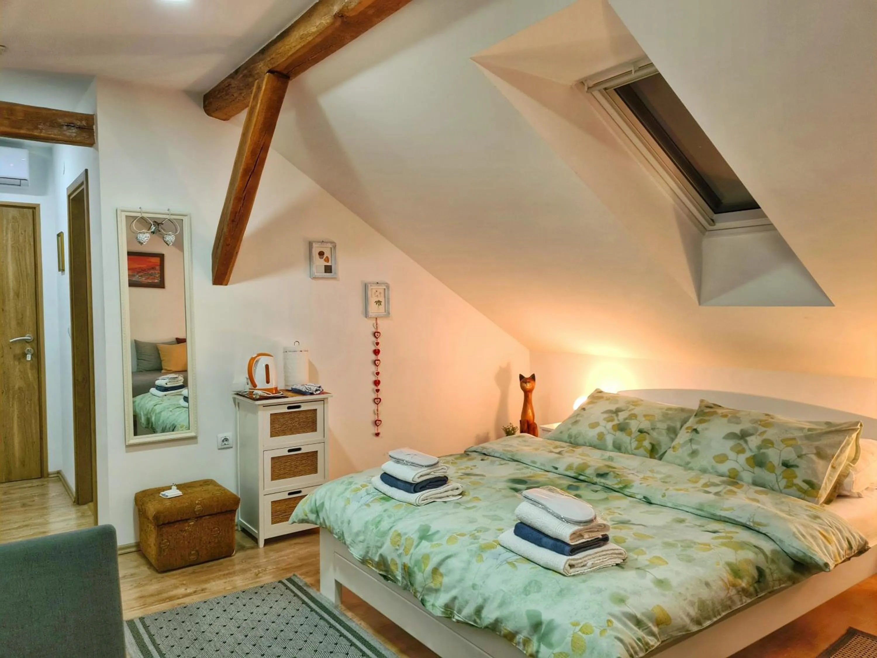 Bed in Rooms Garden