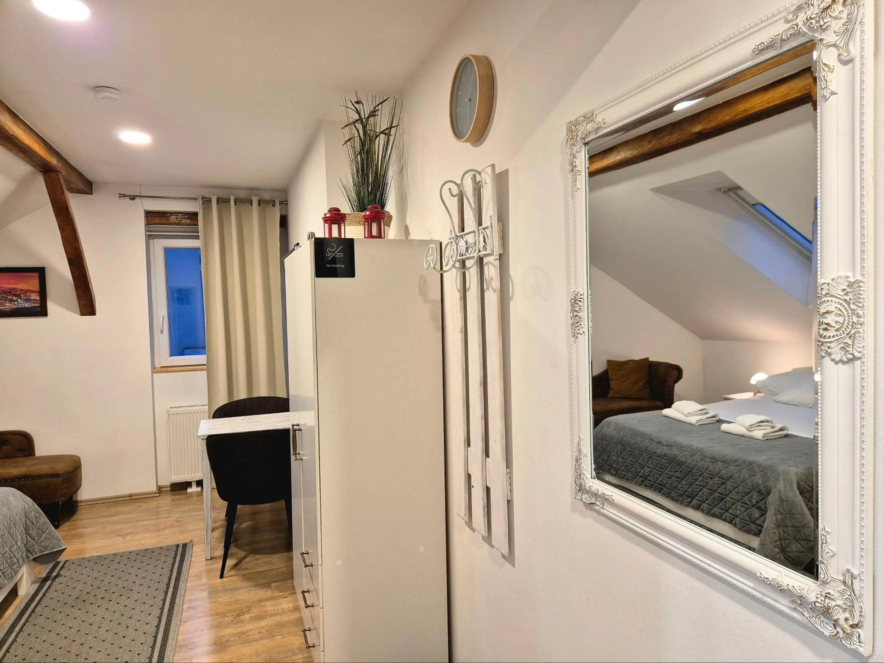 Photo of the whole room, Bed in Rooms Garden