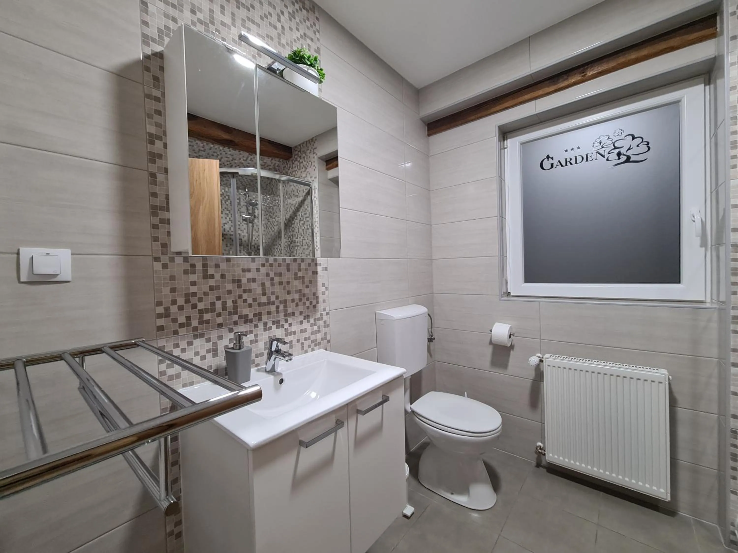 Toilet in Rooms Garden