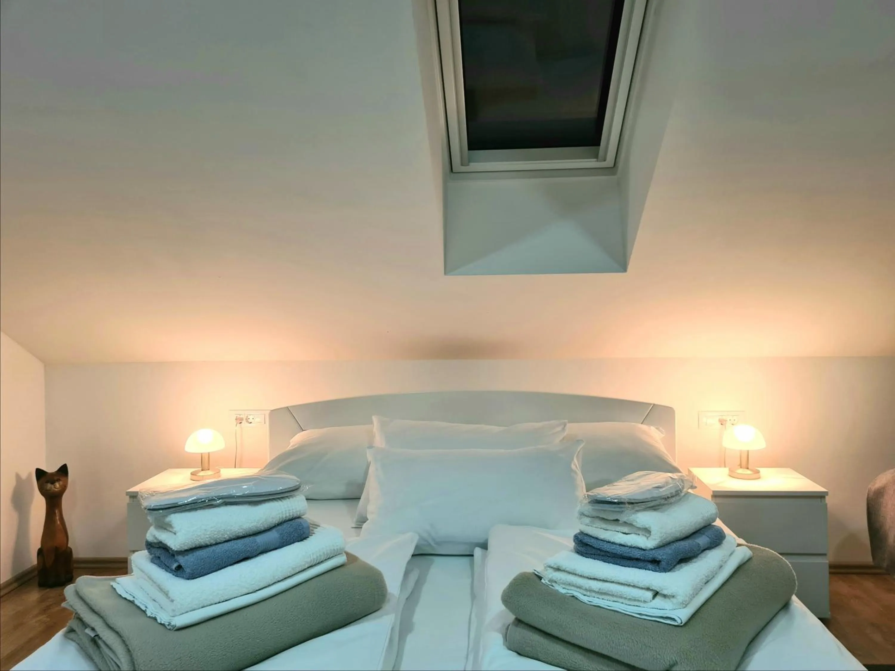 Bed in Rooms Garden