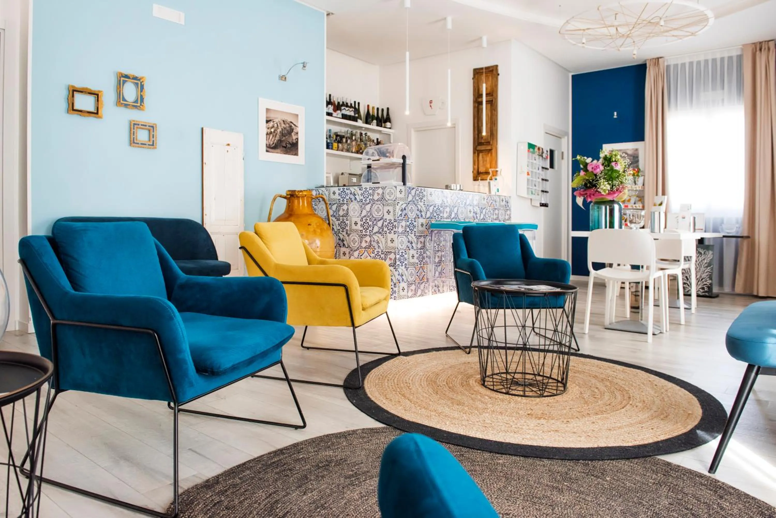 Communal lounge/ TV room in Marina di Petrolo Hotel & SPA