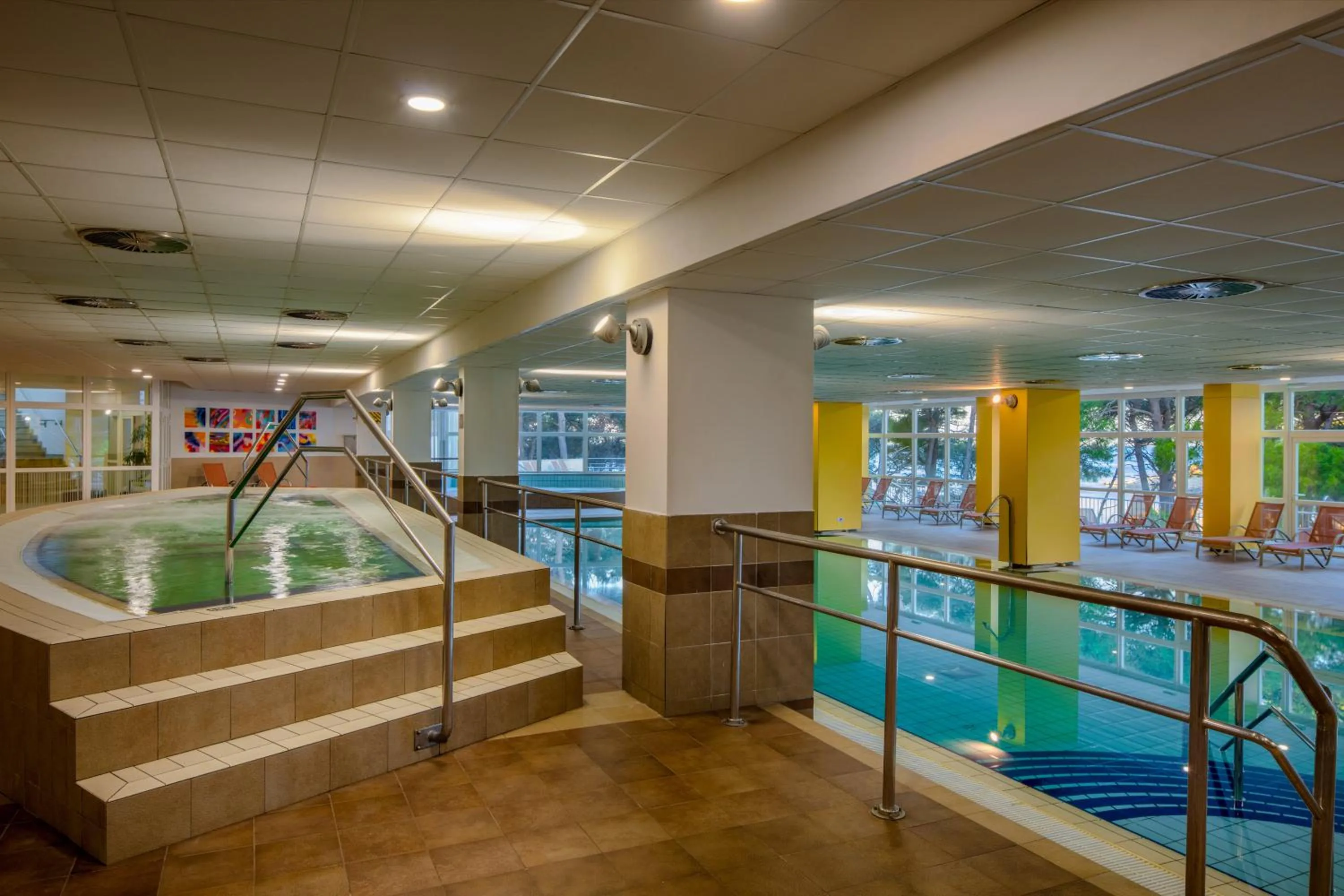 Swimming pool in Hotel Aurora