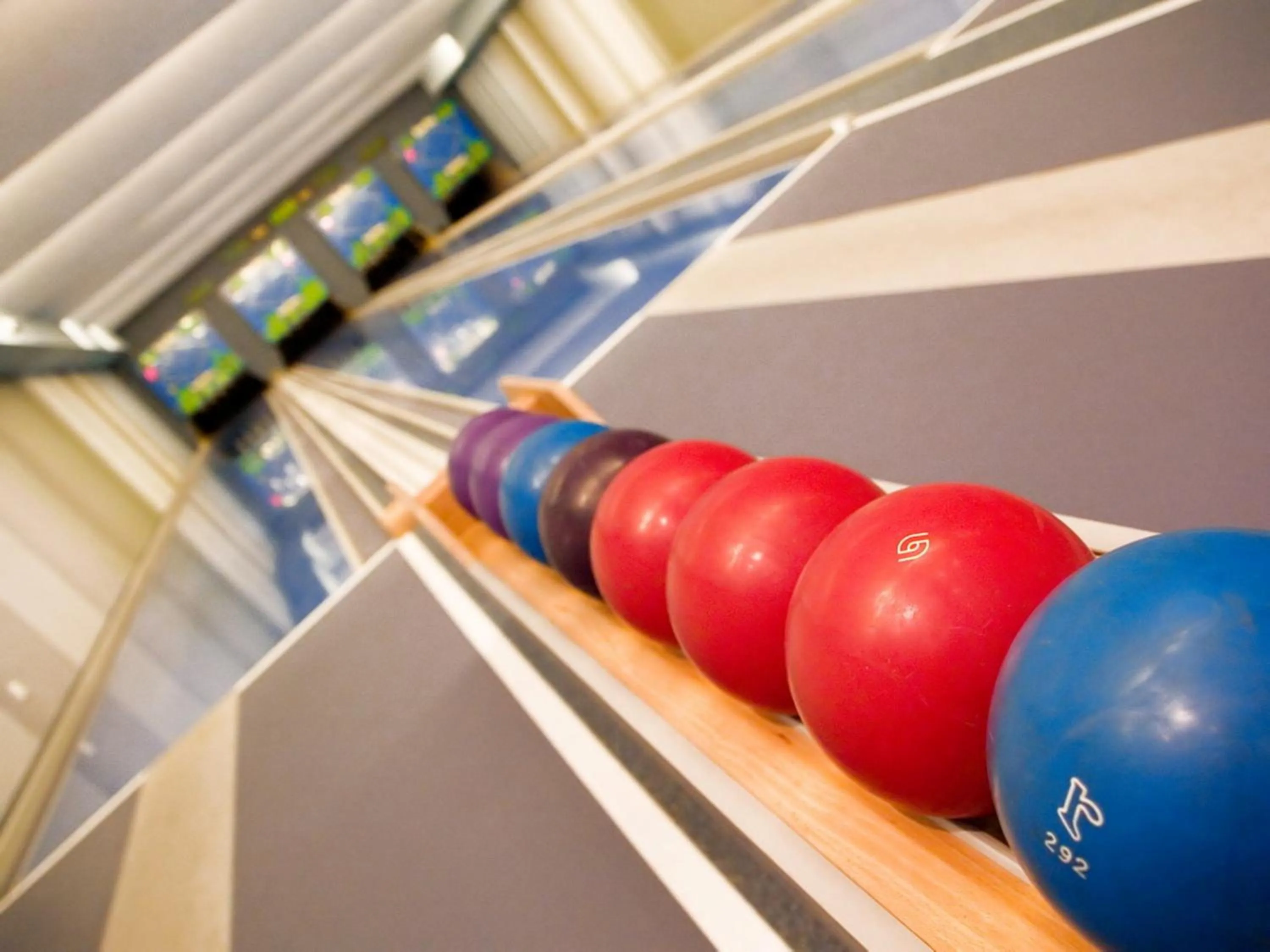 Bowling in Hotel Aurora