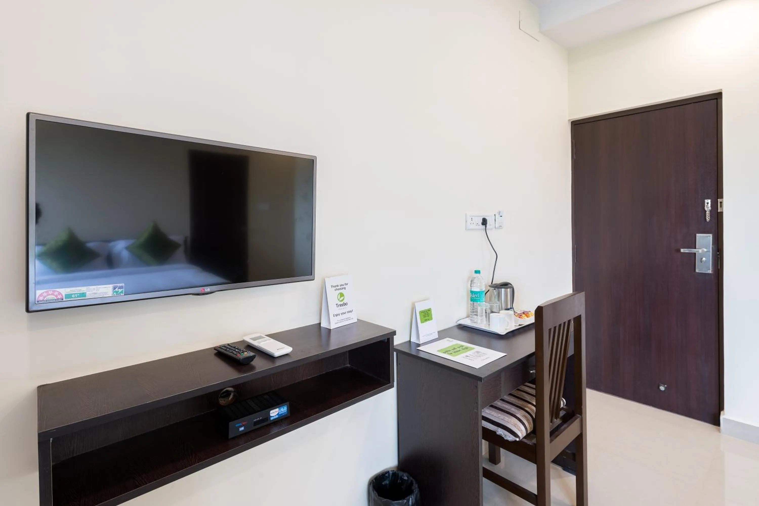 TV and multimedia in Treebo Adin Residence Chennai Trade Centre