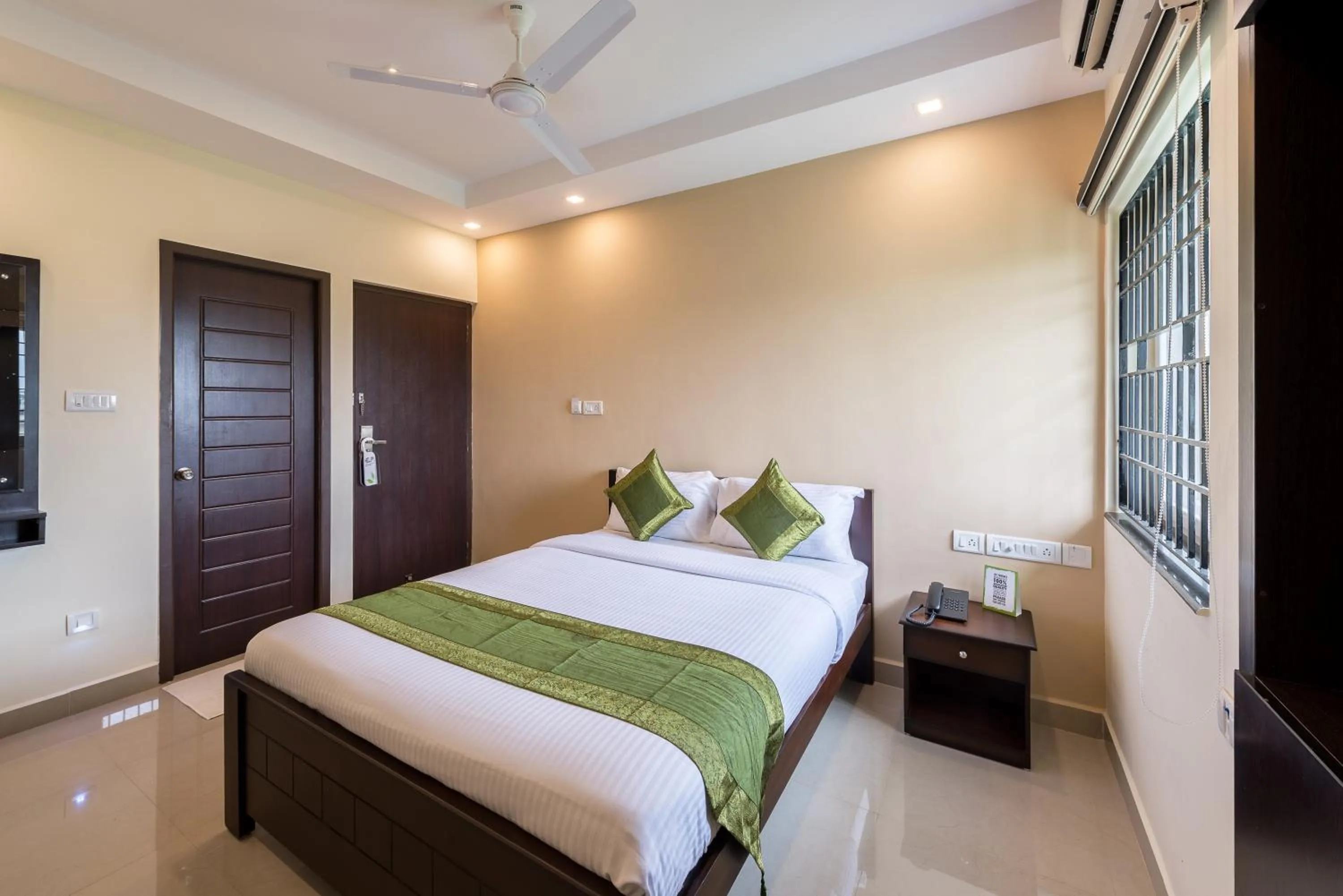 Bedroom, Bed in Treebo Adin Residence Chennai Trade Centre