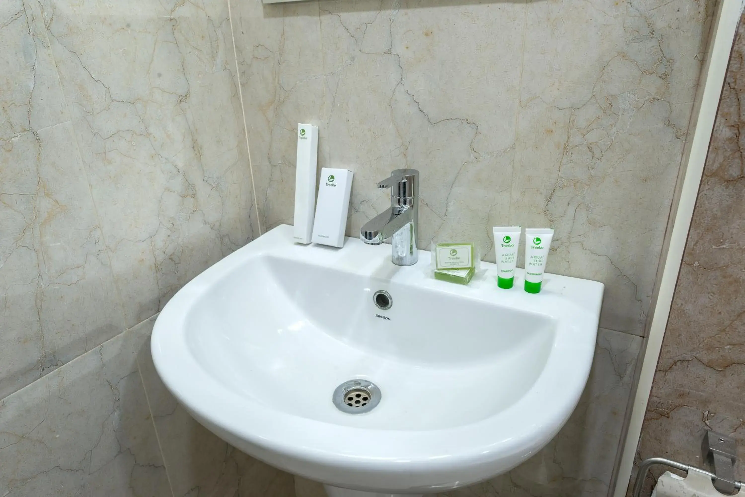 Bathroom in Treebo Adin Residence Chennai Trade Centre Bathroom in Treebo Adin Residence Chennai Trade Centre