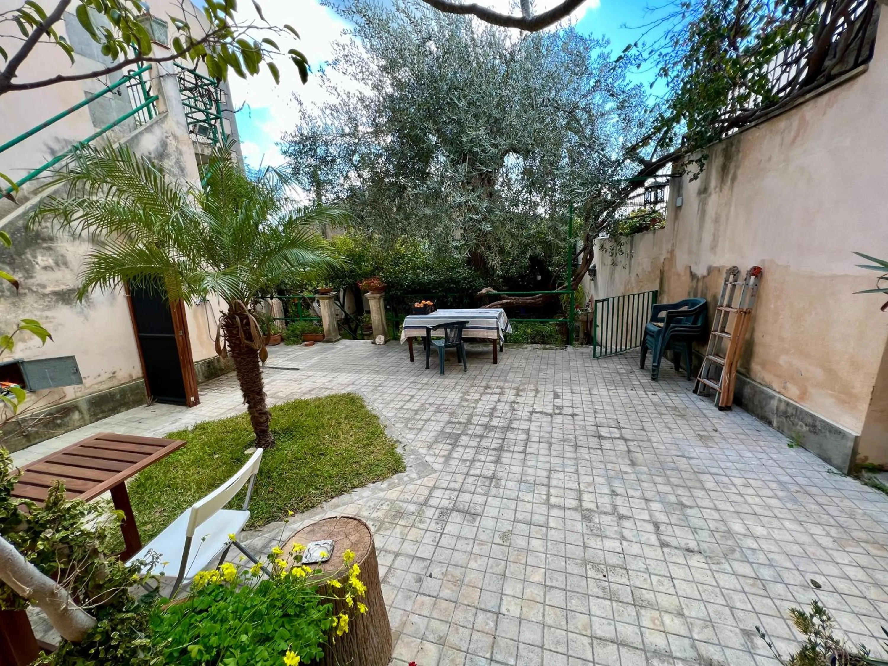 House with Garden