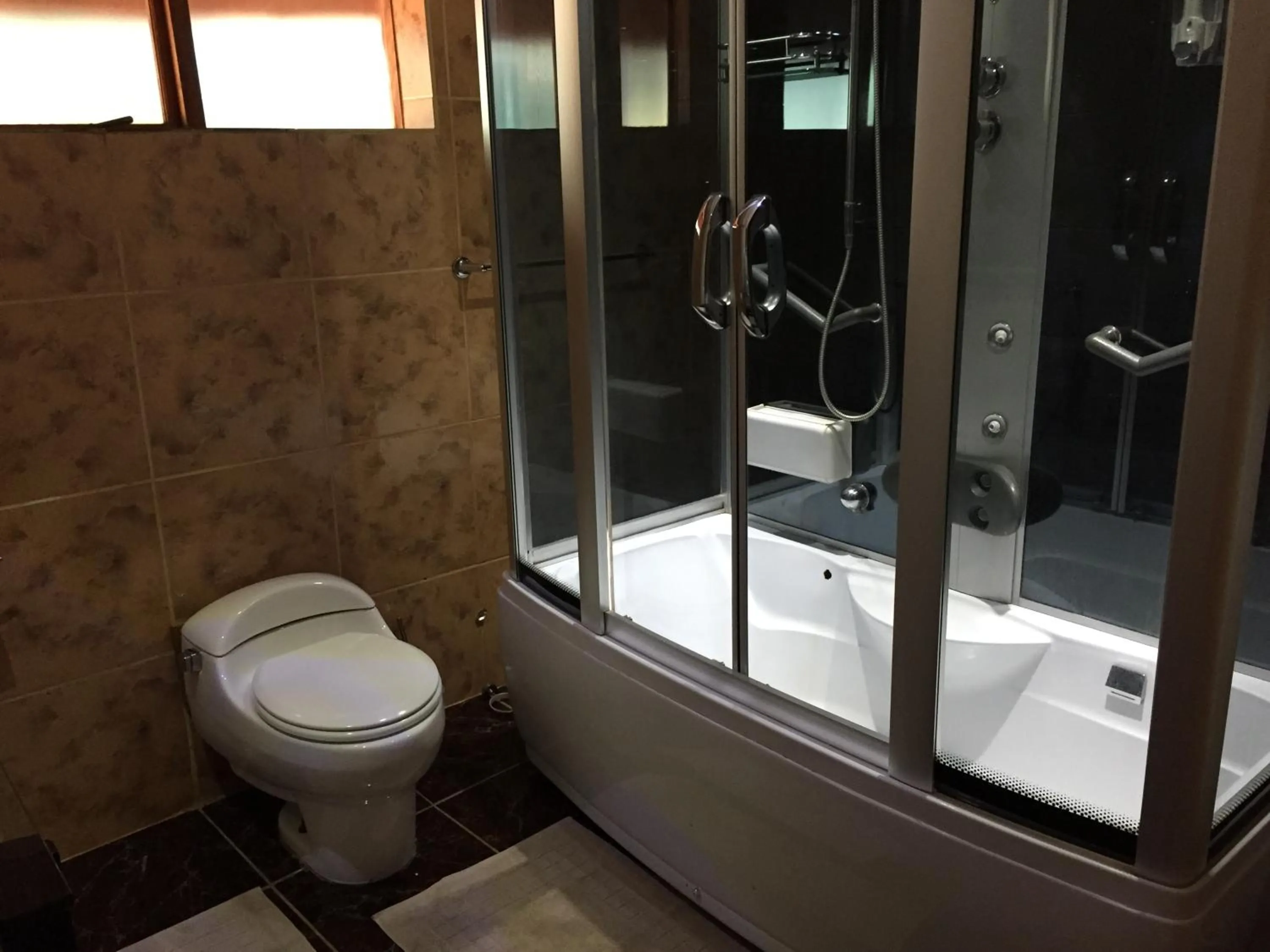 Shower in ConcordiaVOC