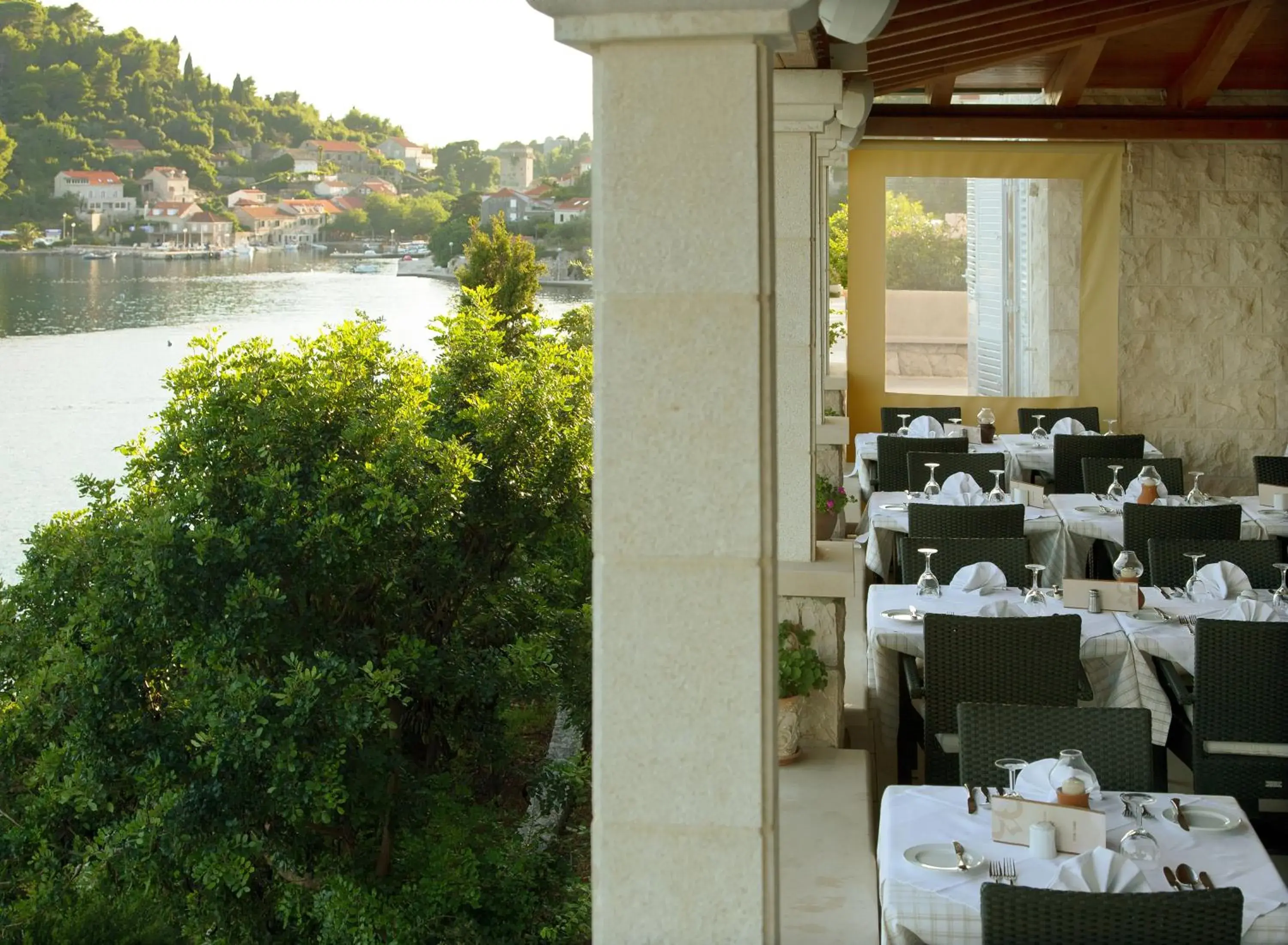 Property building, Restaurant/Places to Eat in Hotel Bozica Dubrovnik Islands