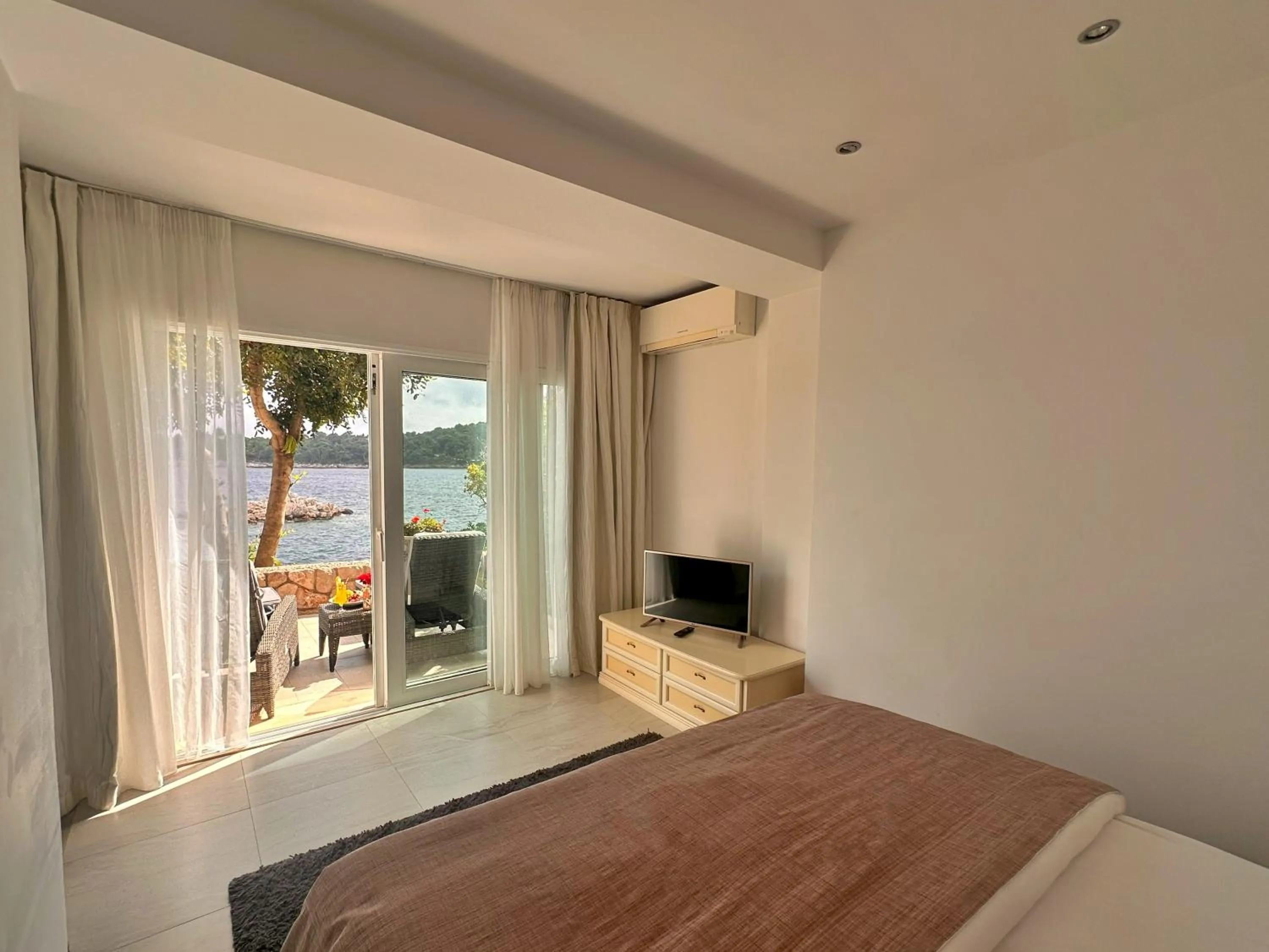 View (from property/room), Bed in Hotel Bozica Dubrovnik Islands