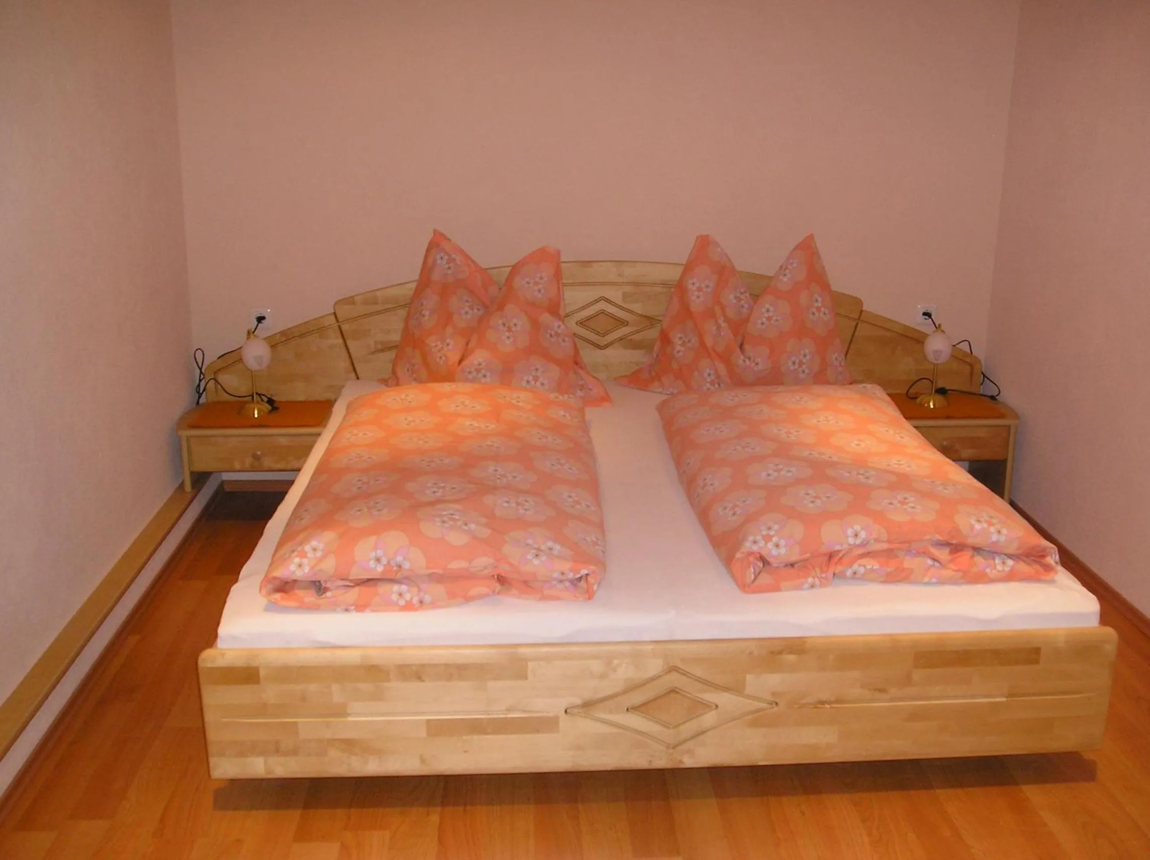 Bedroom in Vermietung & Verpachtung Zellermoosstraße 14