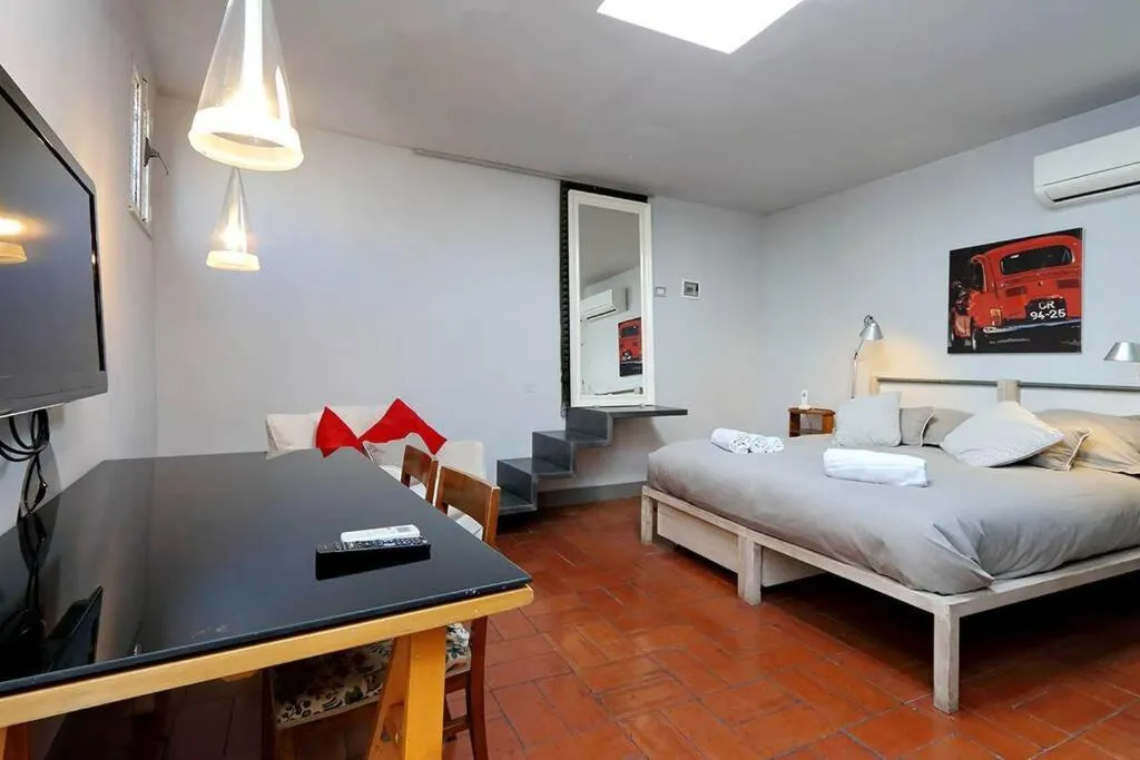 Bed in Spectacular Luxury Flat in Trastevere