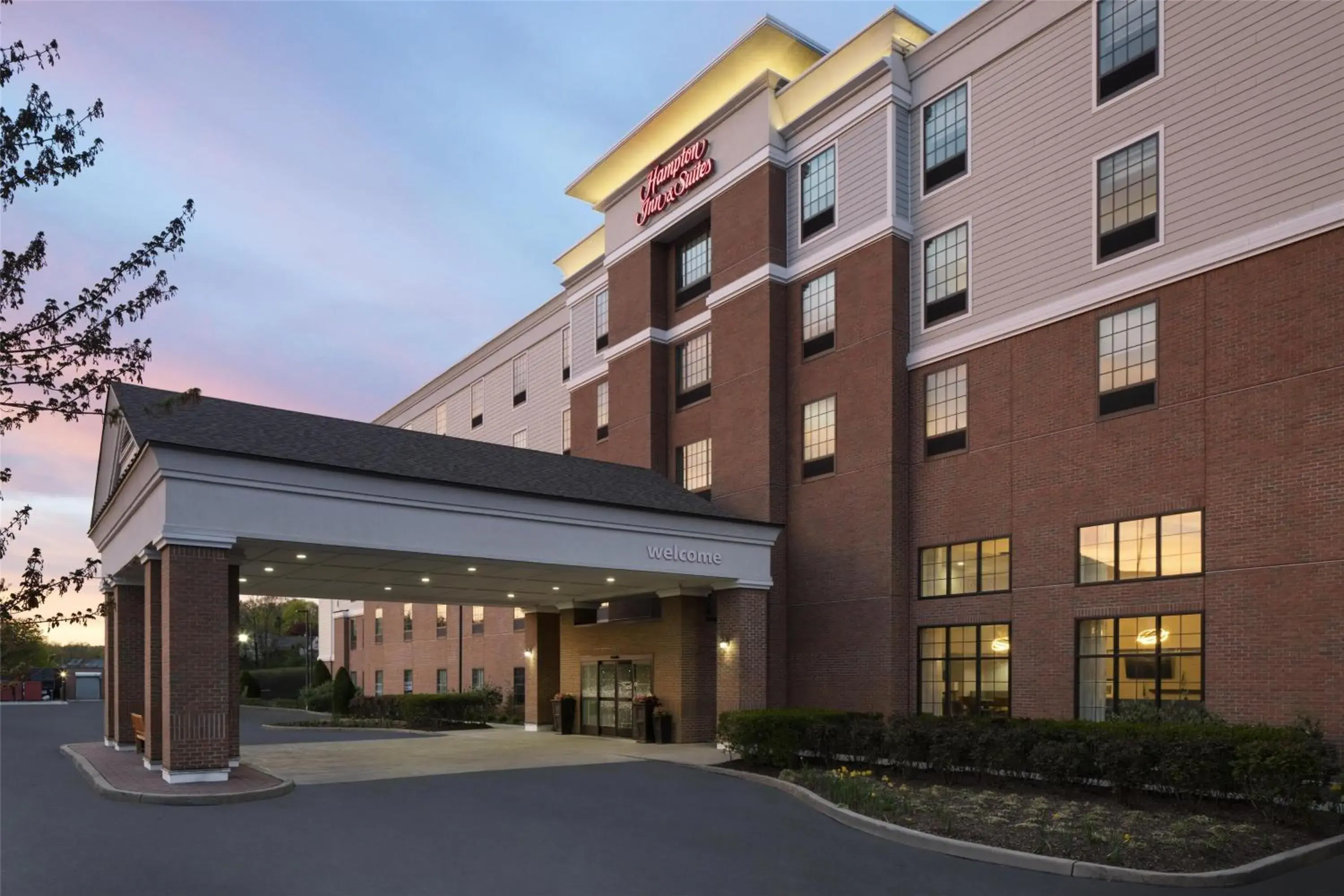 Property building in Hampton Inn & Suites Yonkers - Westchester Property building in Hampton Inn & Suites Yonkers - Westchester