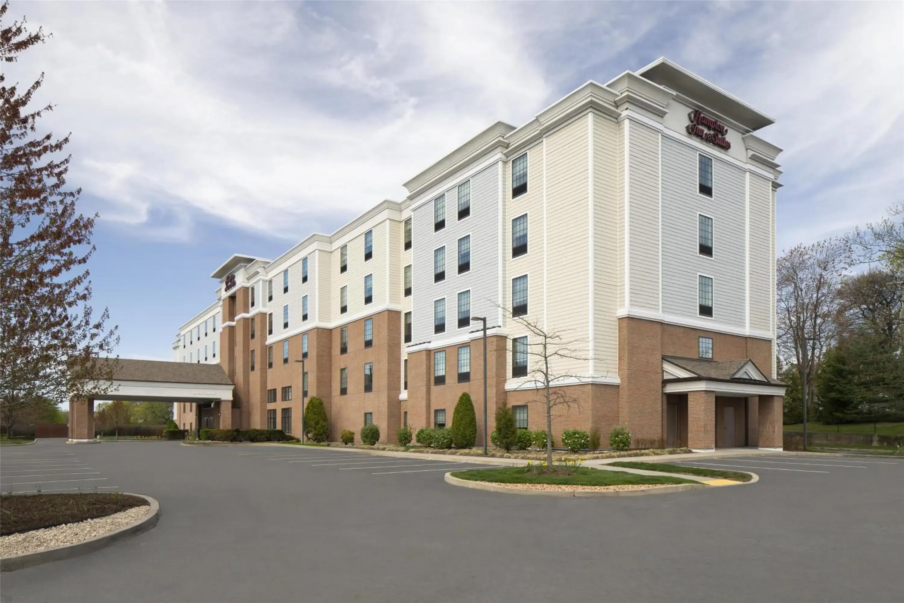 Property building in Hampton Inn & Suites Yonkers - Westchester Property building in Hampton Inn & Suites Yonkers - Westchester
