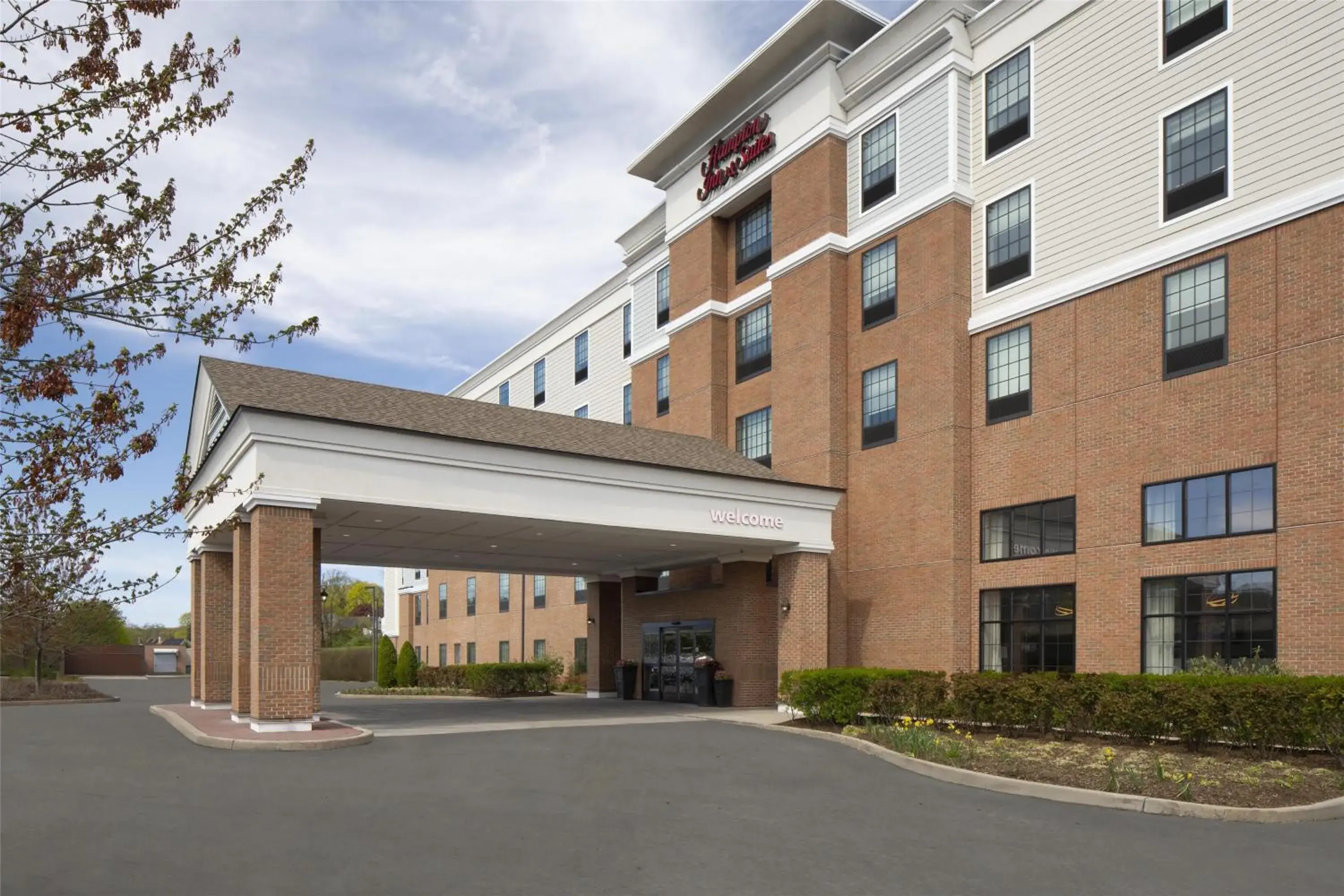 Property building in Hampton Inn & Suites Yonkers - Westchester Property building in Hampton Inn & Suites Yonkers - Westchester