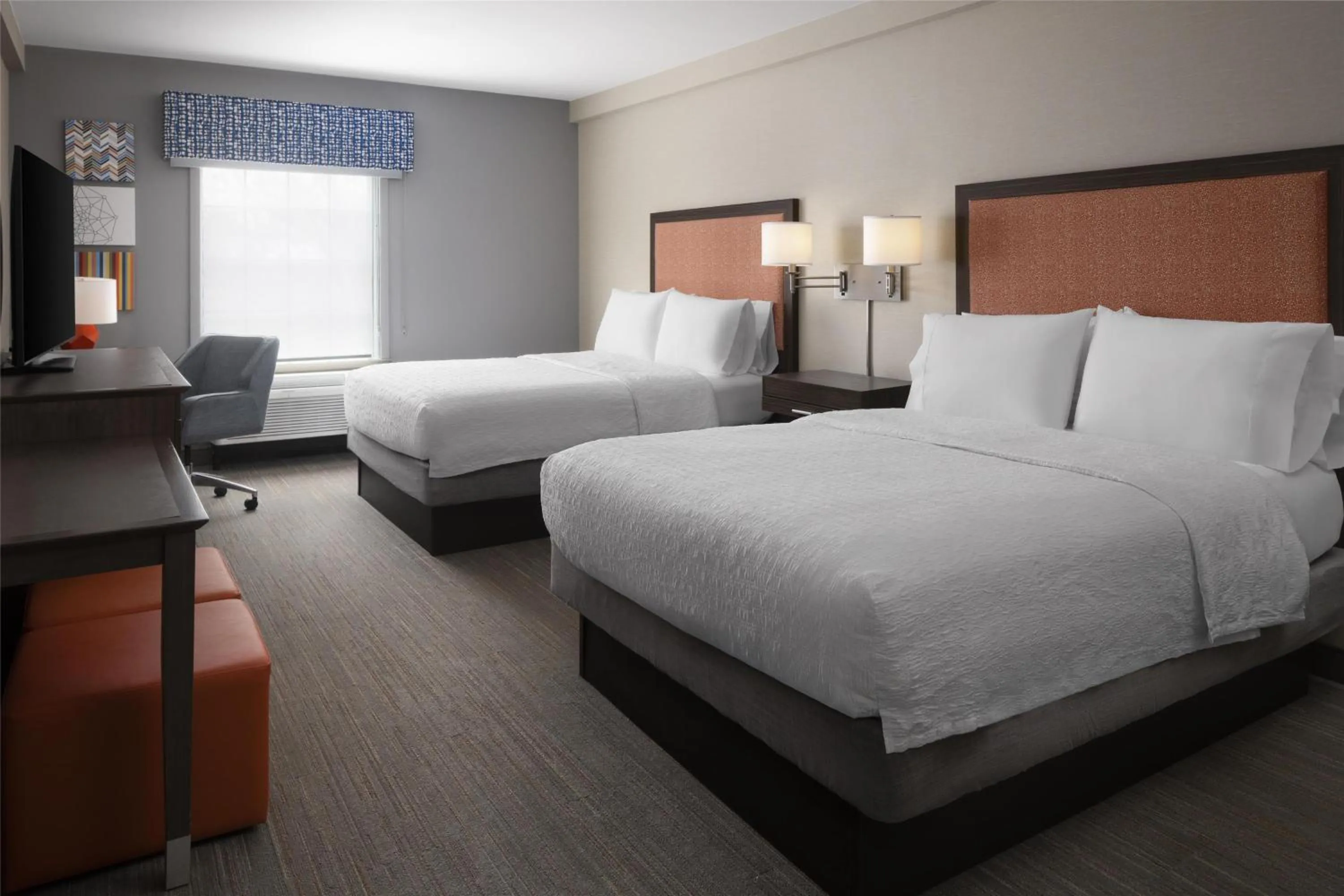 Bed in Hampton Inn & Suites Yonkers - Westchester
