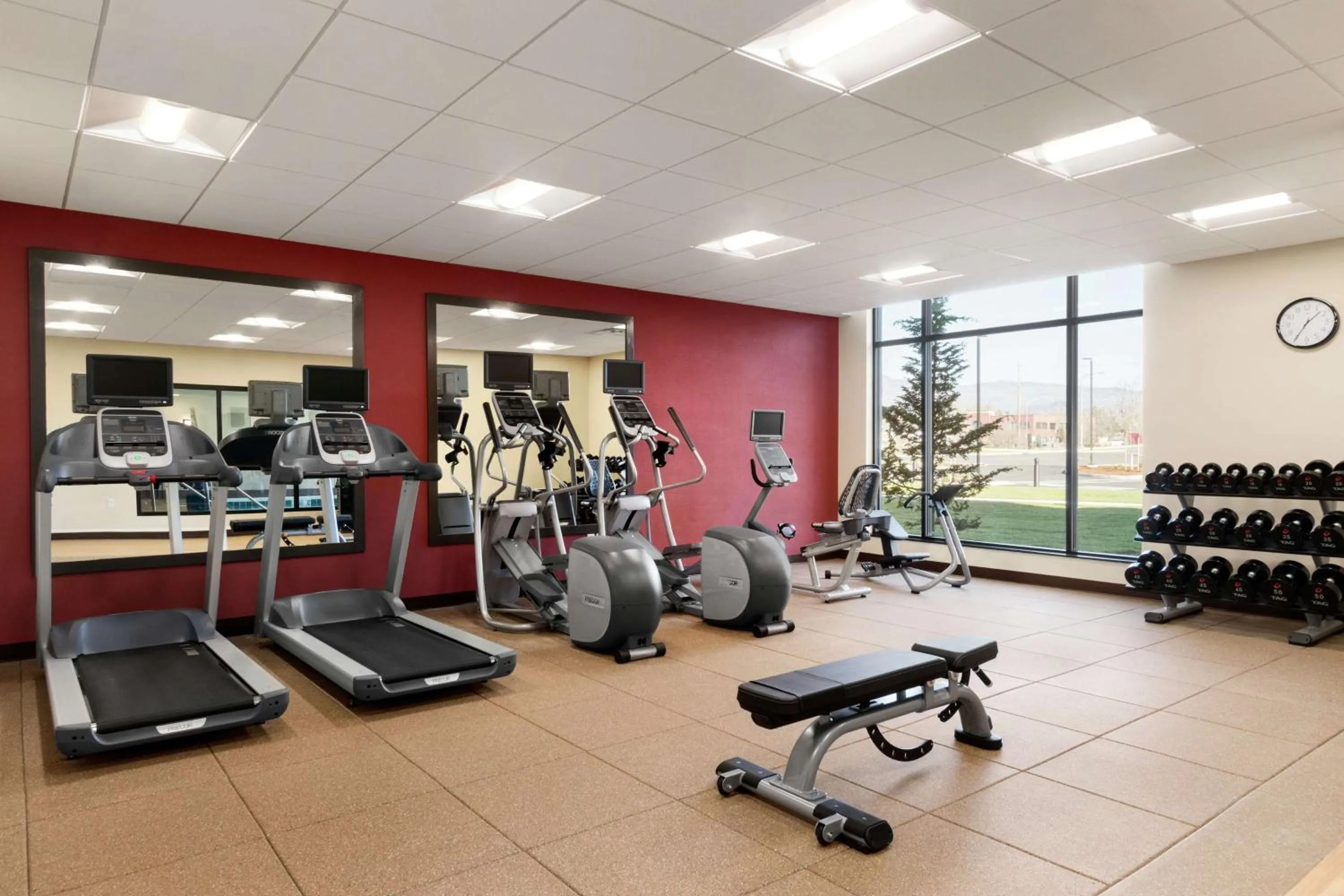 Fitness centre/facilities in Hilton Garden Inn Medford