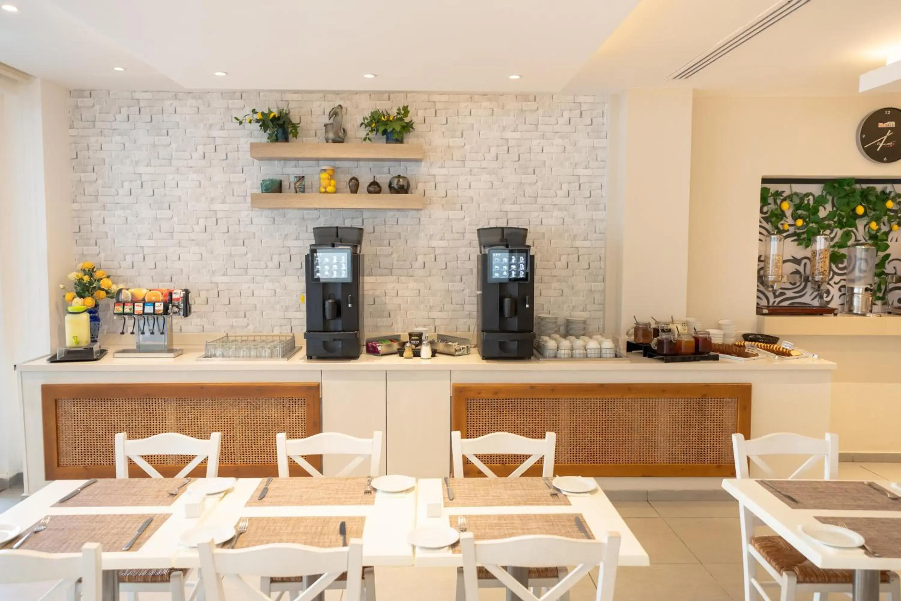 Restaurant/places to eat in Gaia Sun N Blue Hotel Restaurant/places to eat in Gaia Sun N Blue Hotel