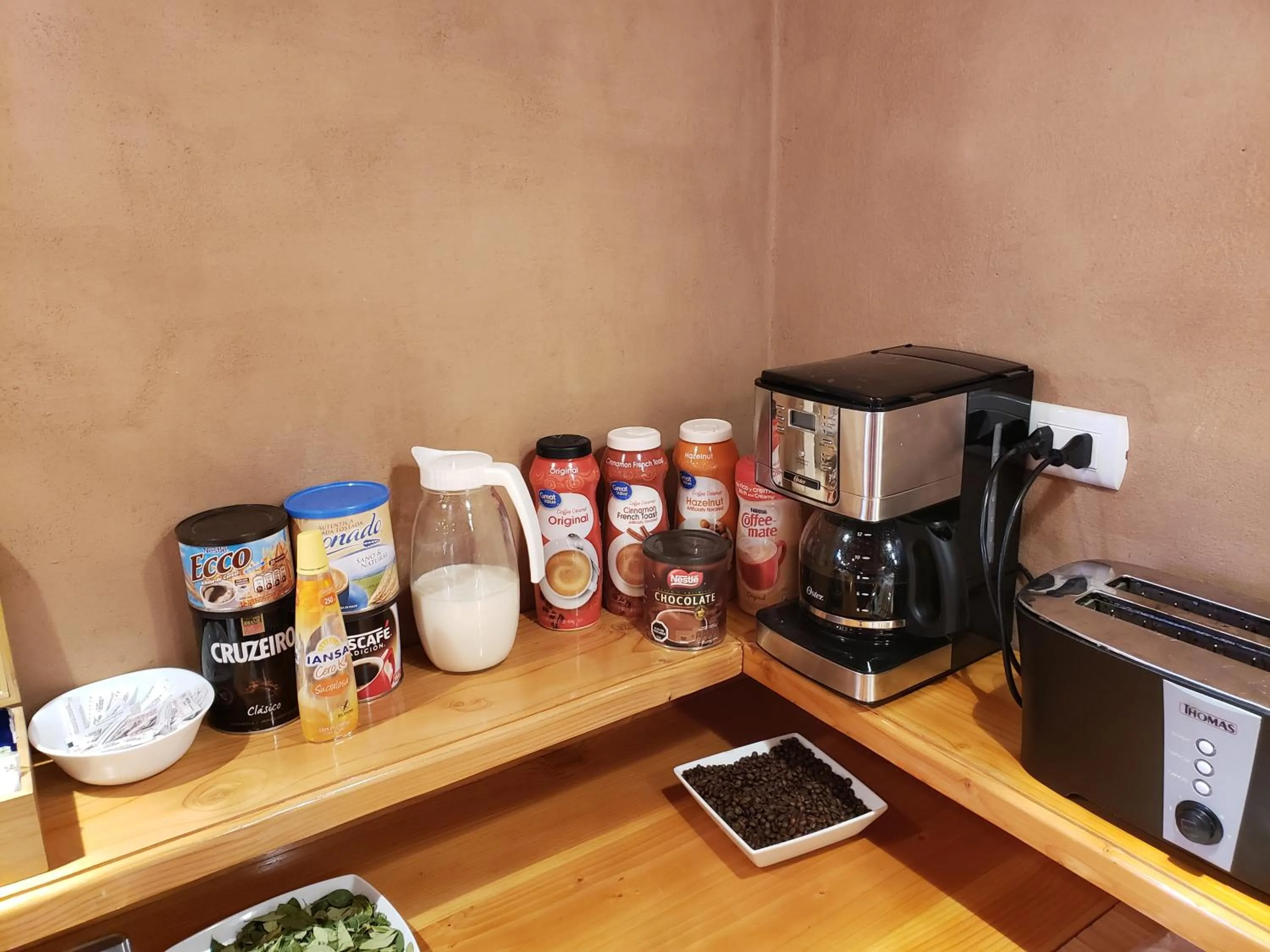 Coffee/tea facilities in Hostal Illauca de Atacama