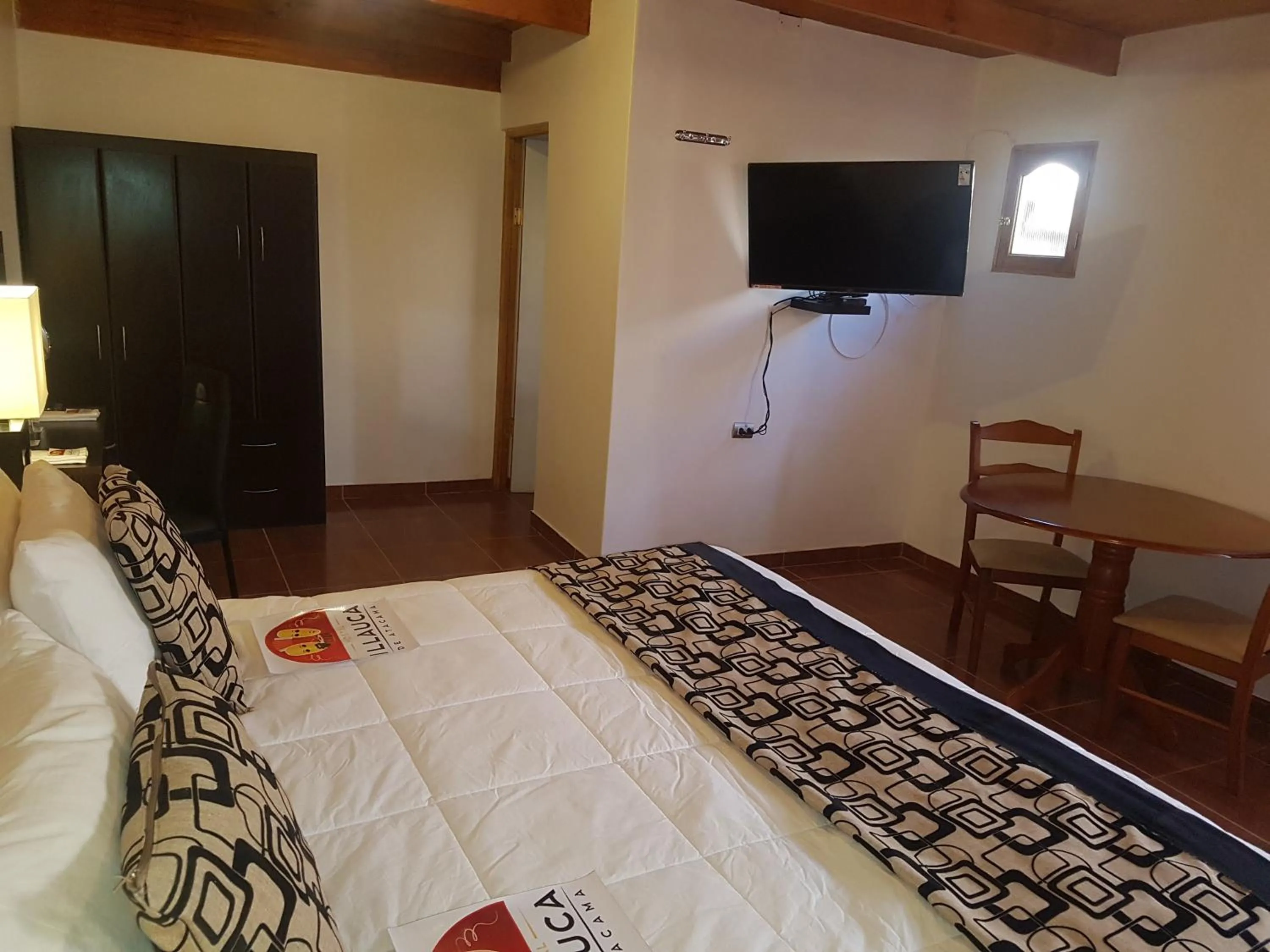 Dining area, Bed in Hostal Illauca de Atacama