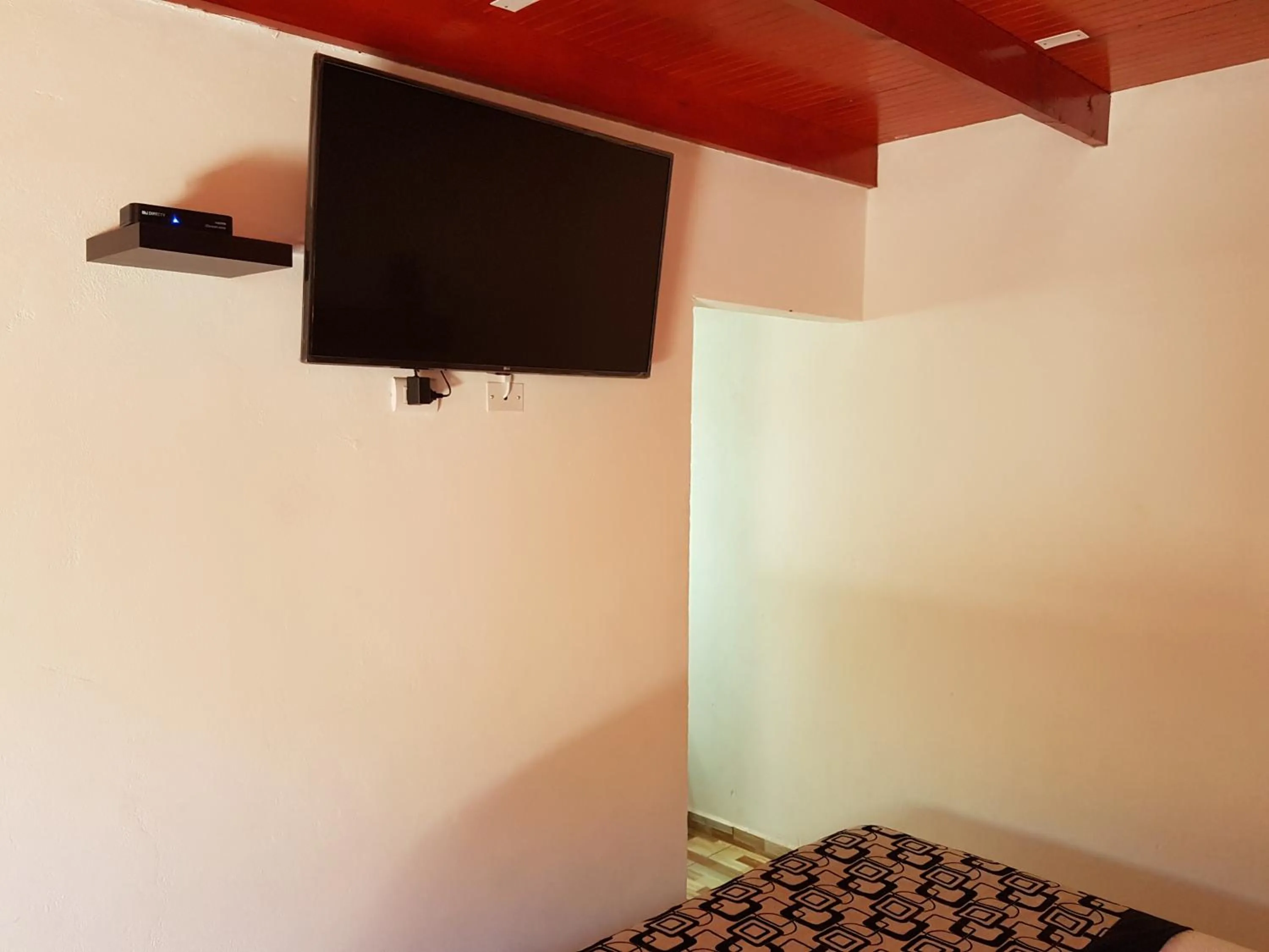 TV and multimedia in Hostal Illauca de Atacama