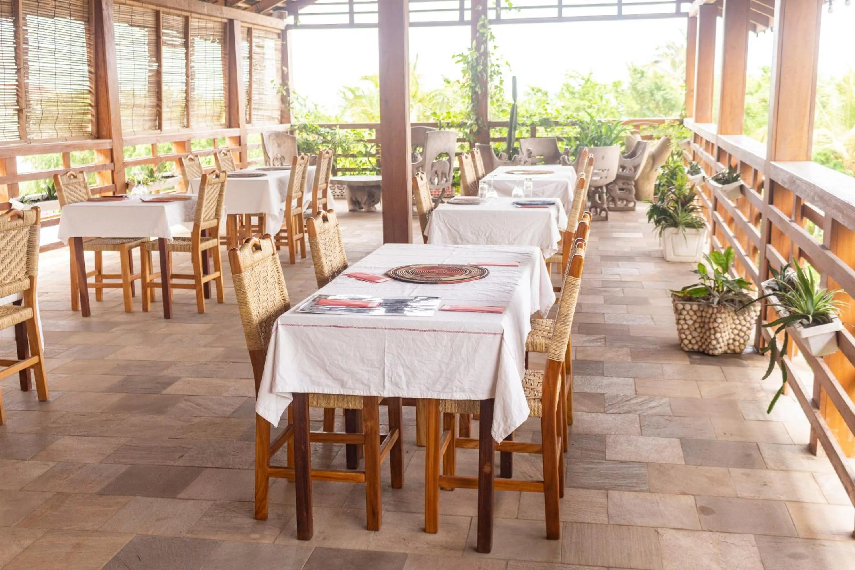 Restaurant/places to eat in Hotel Otsunami