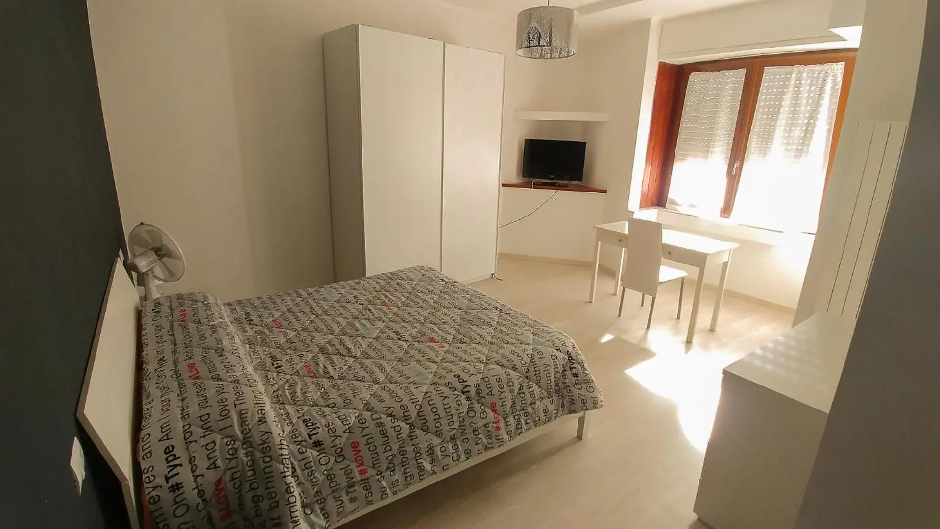 Double Room with Shared Bathroom - single occupancy in Casa Roncalli Double Room with Shared Bathroom - single occupancy in Casa Roncalli