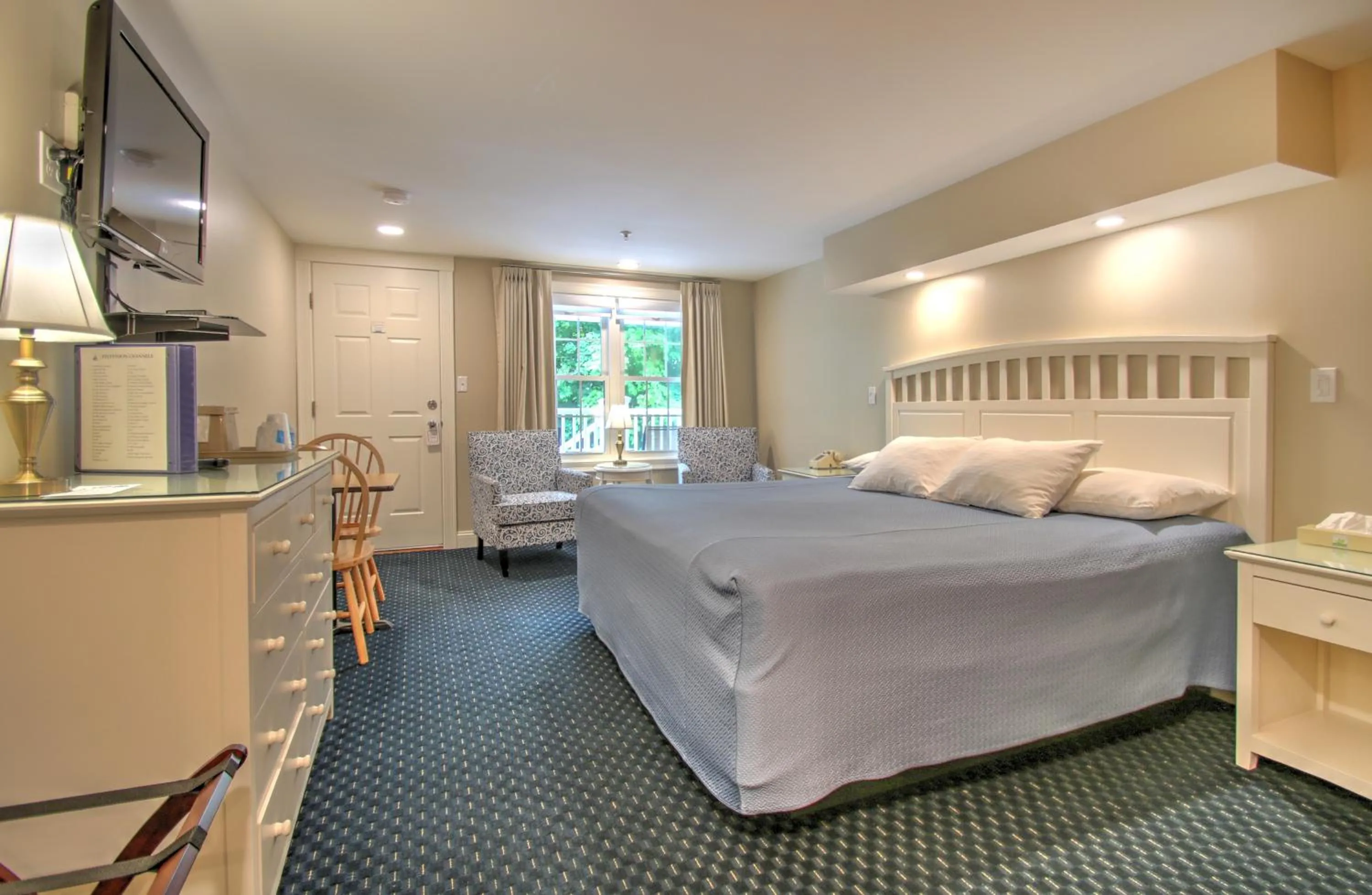 Photo of the whole room, Bed in Studio East Motel