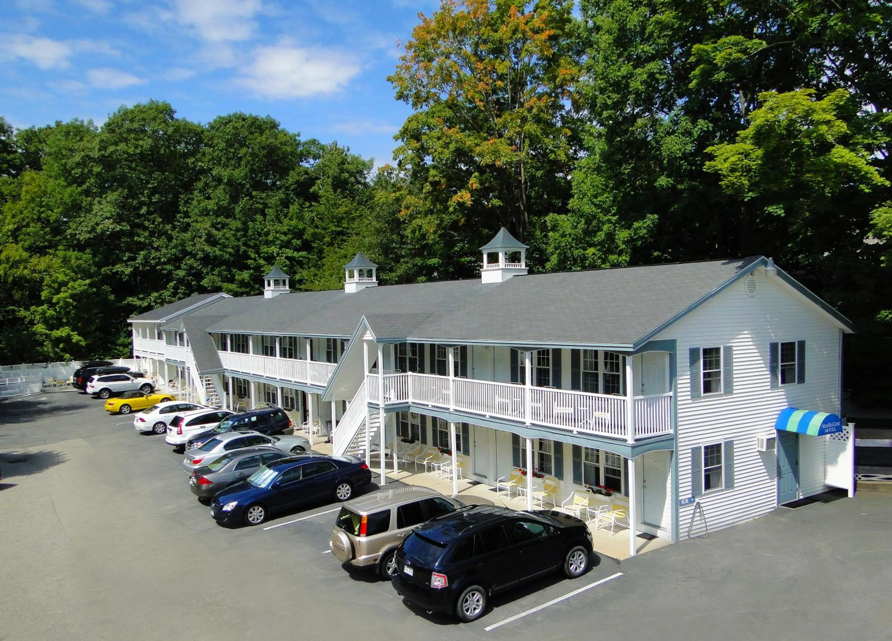 Property building in Studio East Motel
