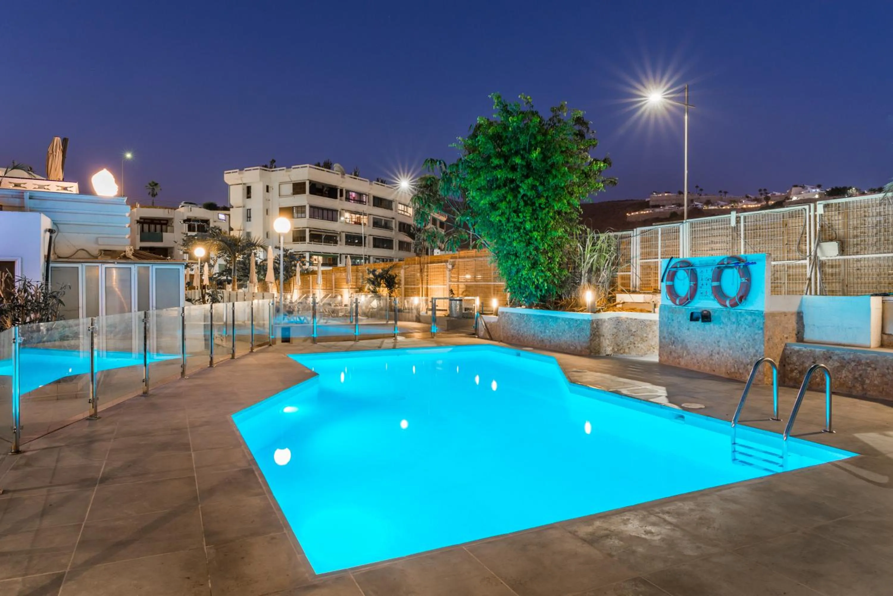 Swimming pool in Calypso Oasis Apartments