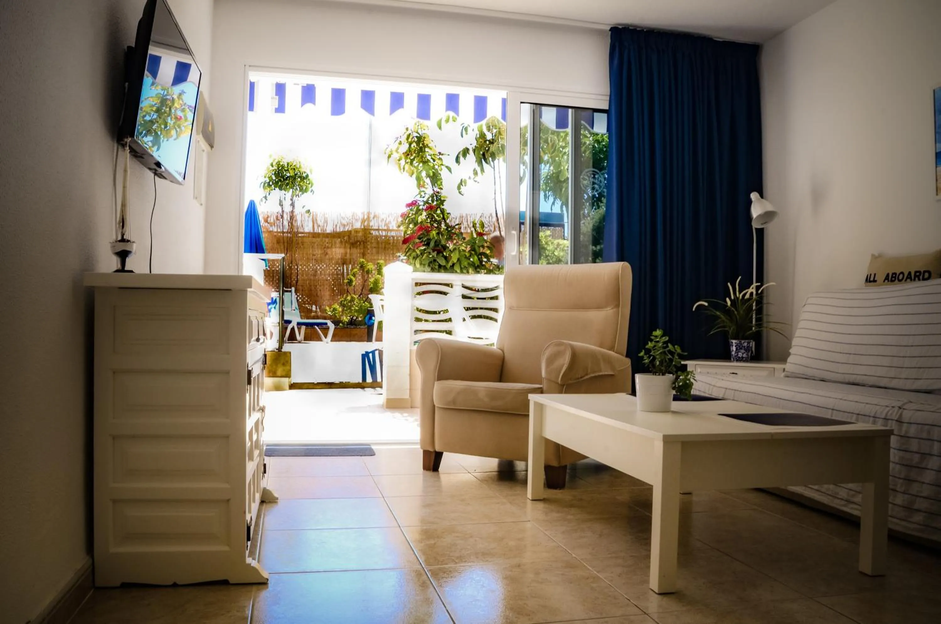 Living room in Calypso Oasis Apartments