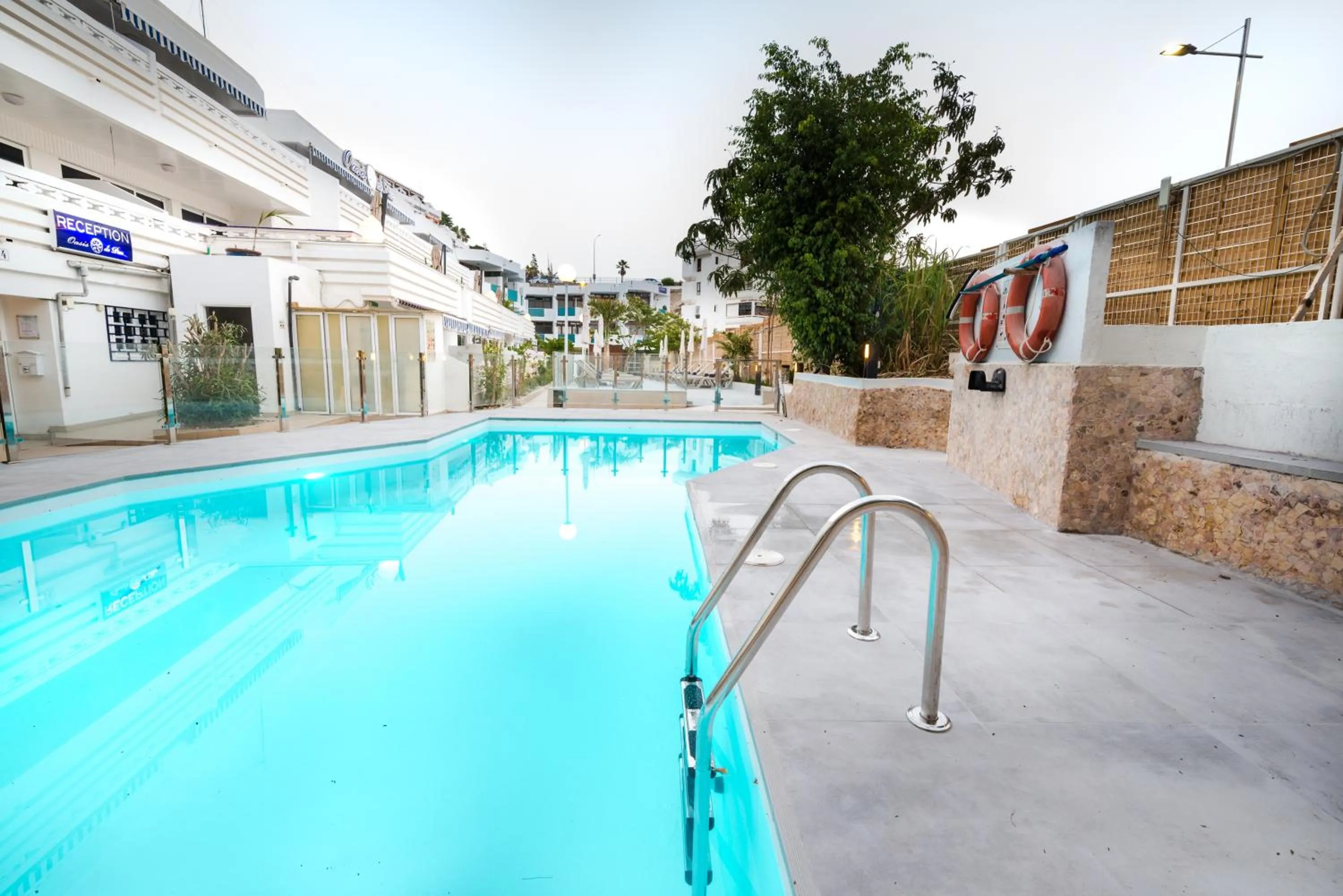 Swimming pool in Calypso Oasis Apartments