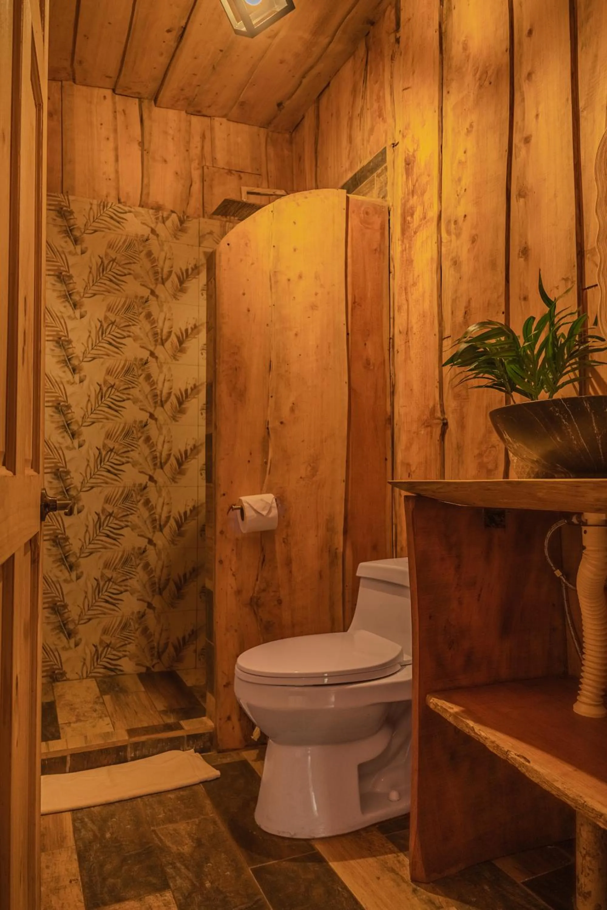 Shower in Hotel & Spa Escondite de la Montaña