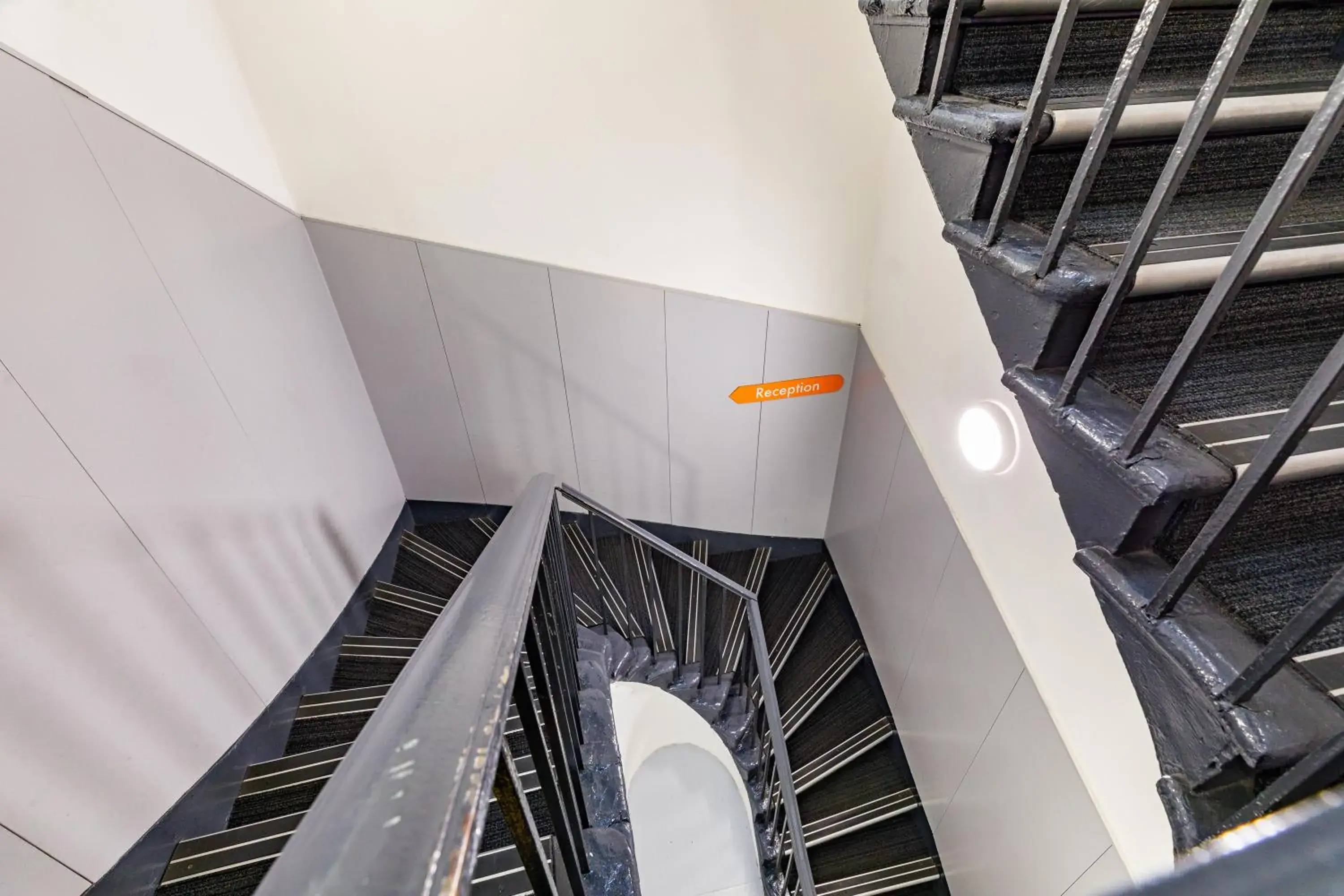 Property building in easyHotel Edinburgh Property building in easyHotel Edinburgh