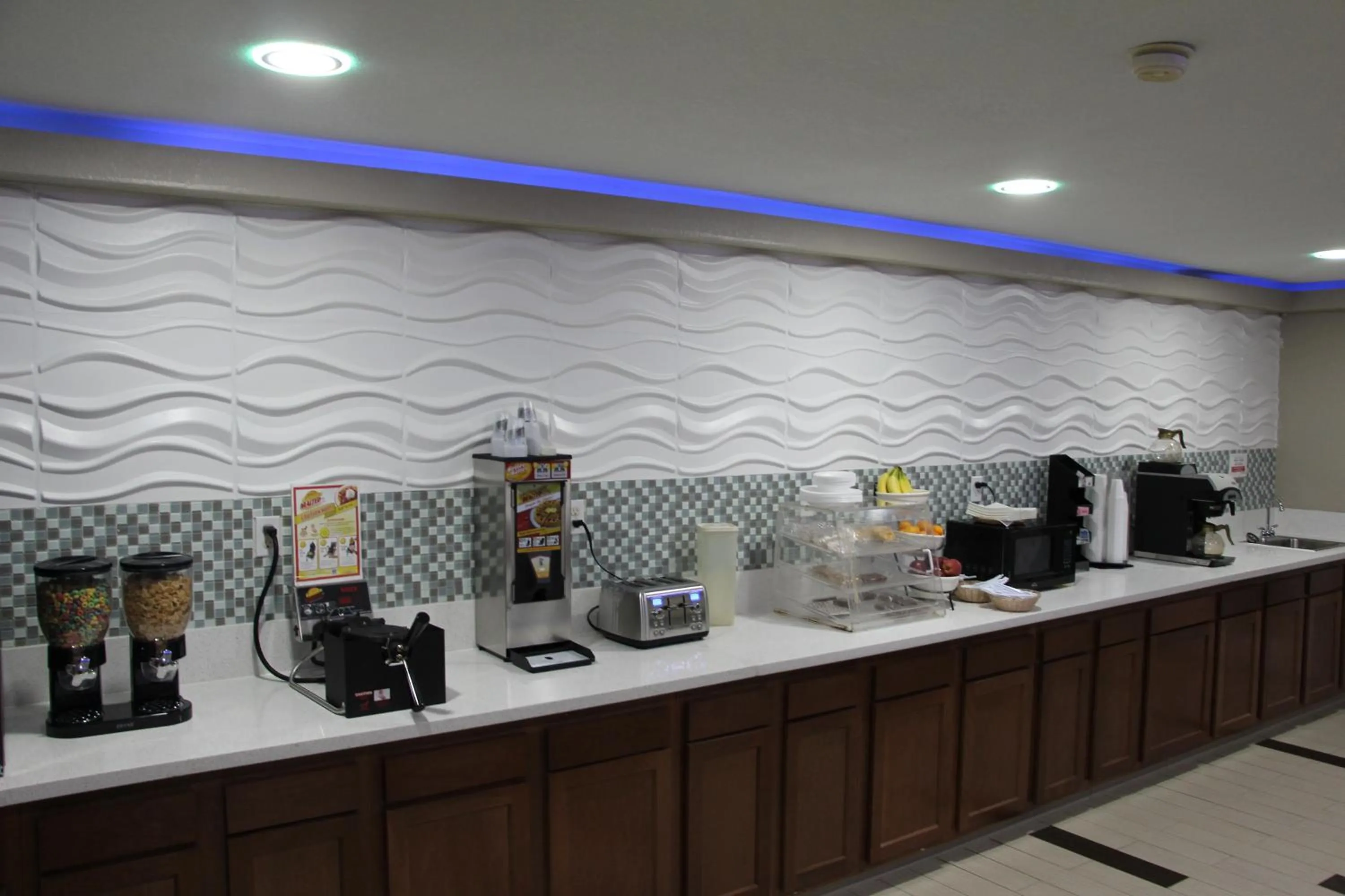 Westbridge Inn and Suites