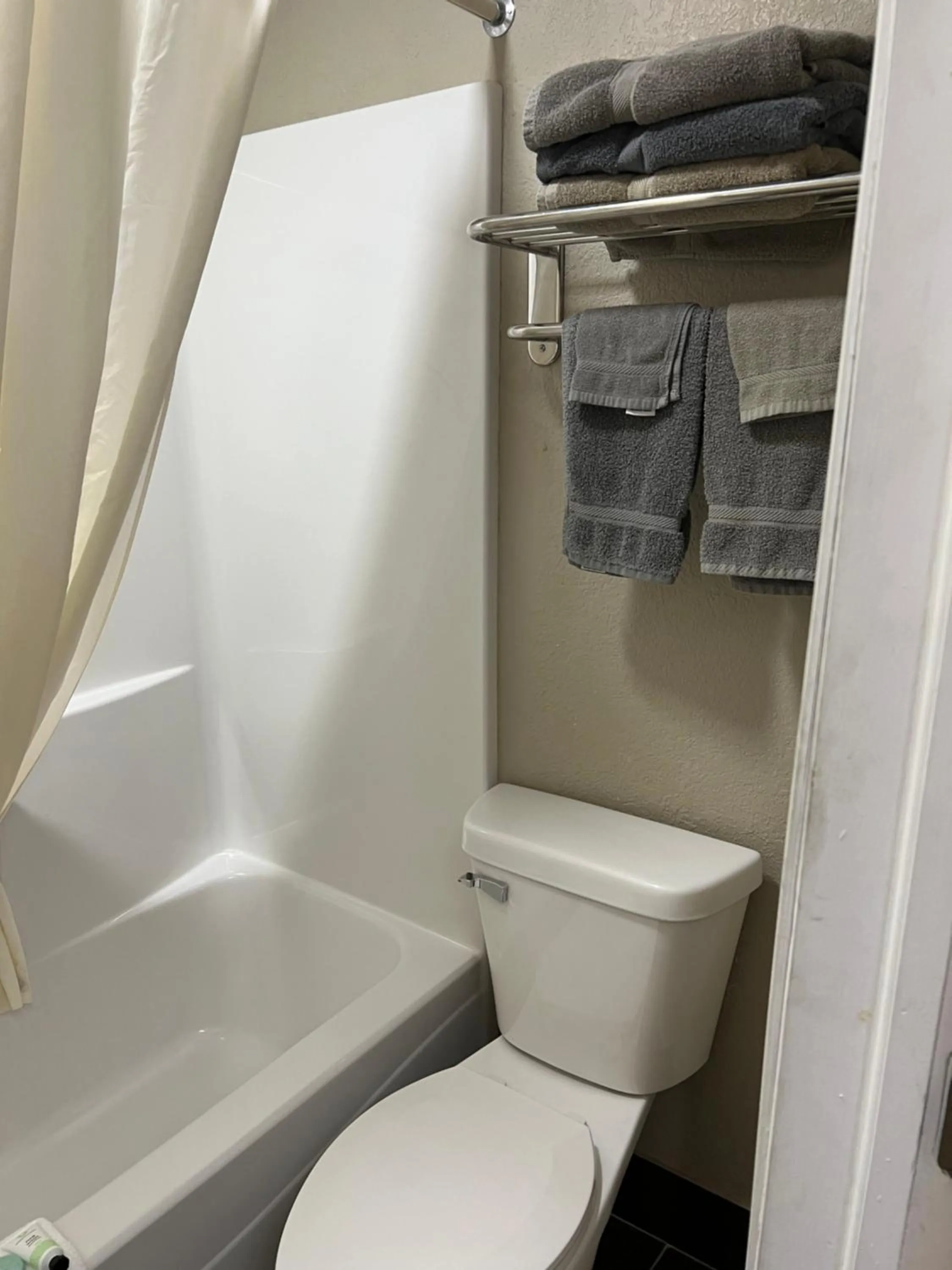 Westbridge Inn and Suites