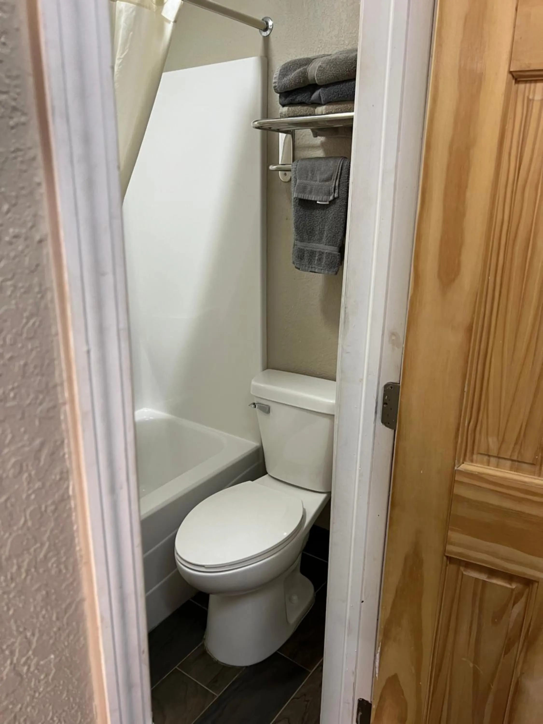 Westbridge Inn and Suites