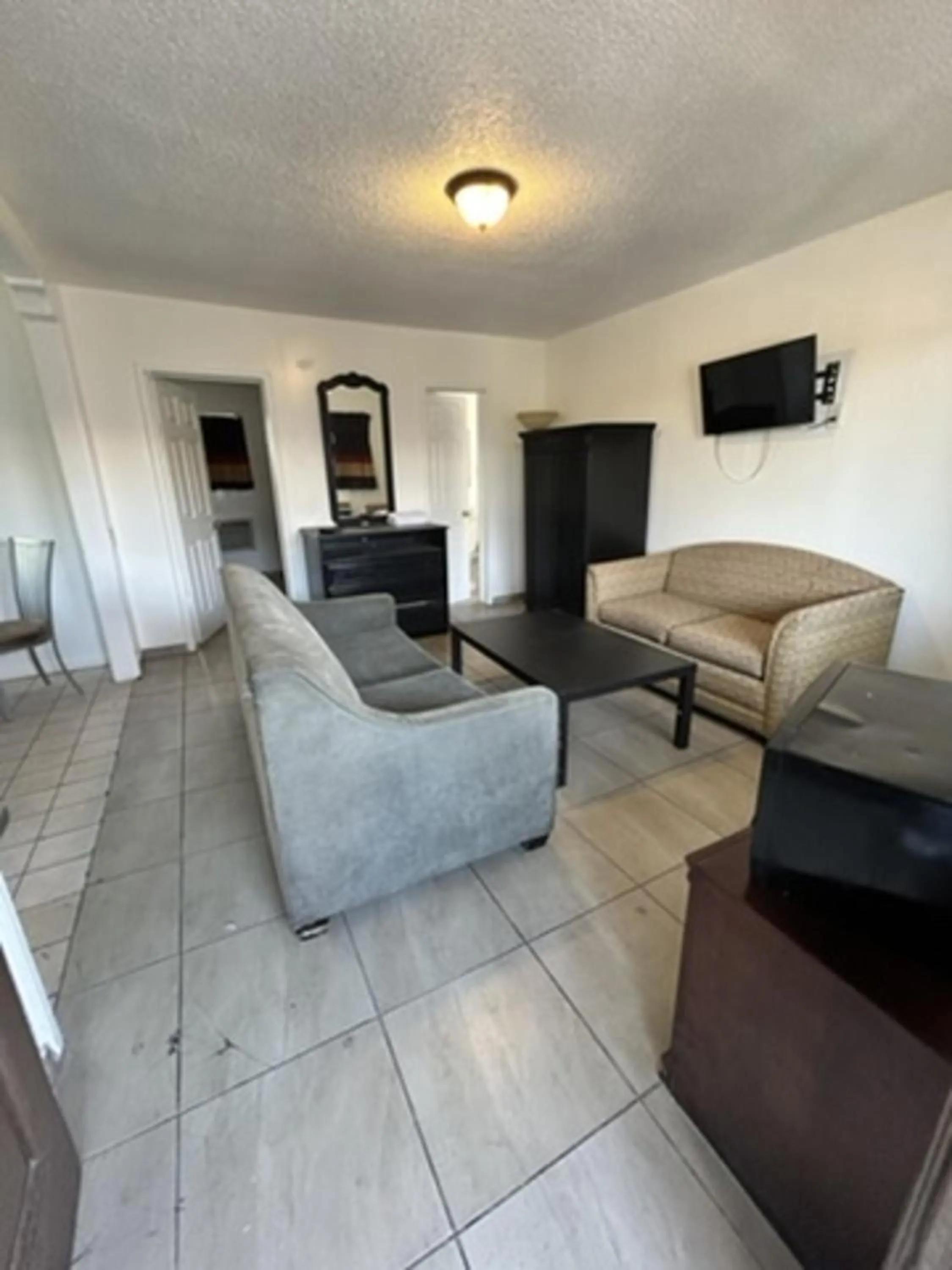Living room in Encore Inn Inglewood