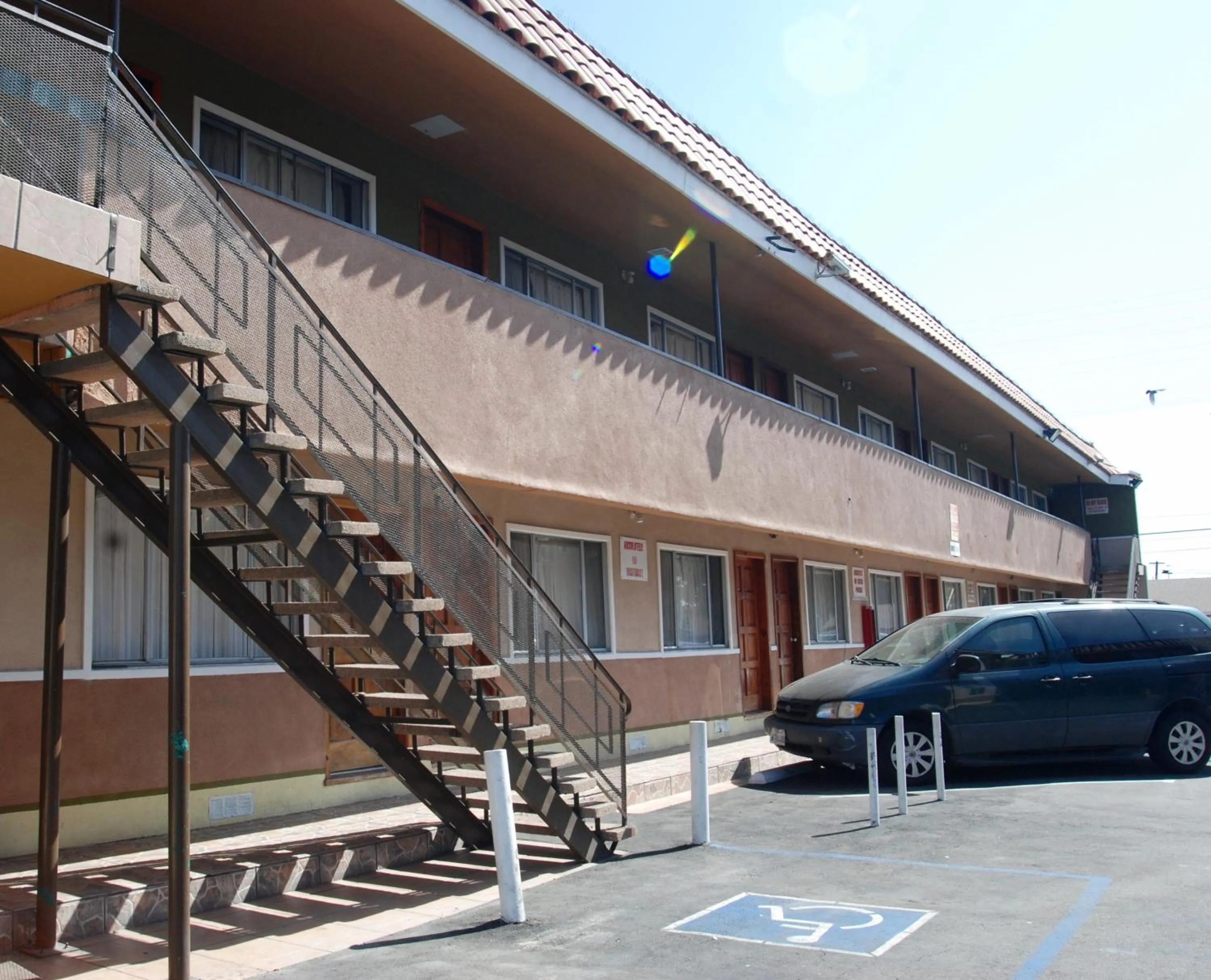 Property building in Encore Inn Inglewood